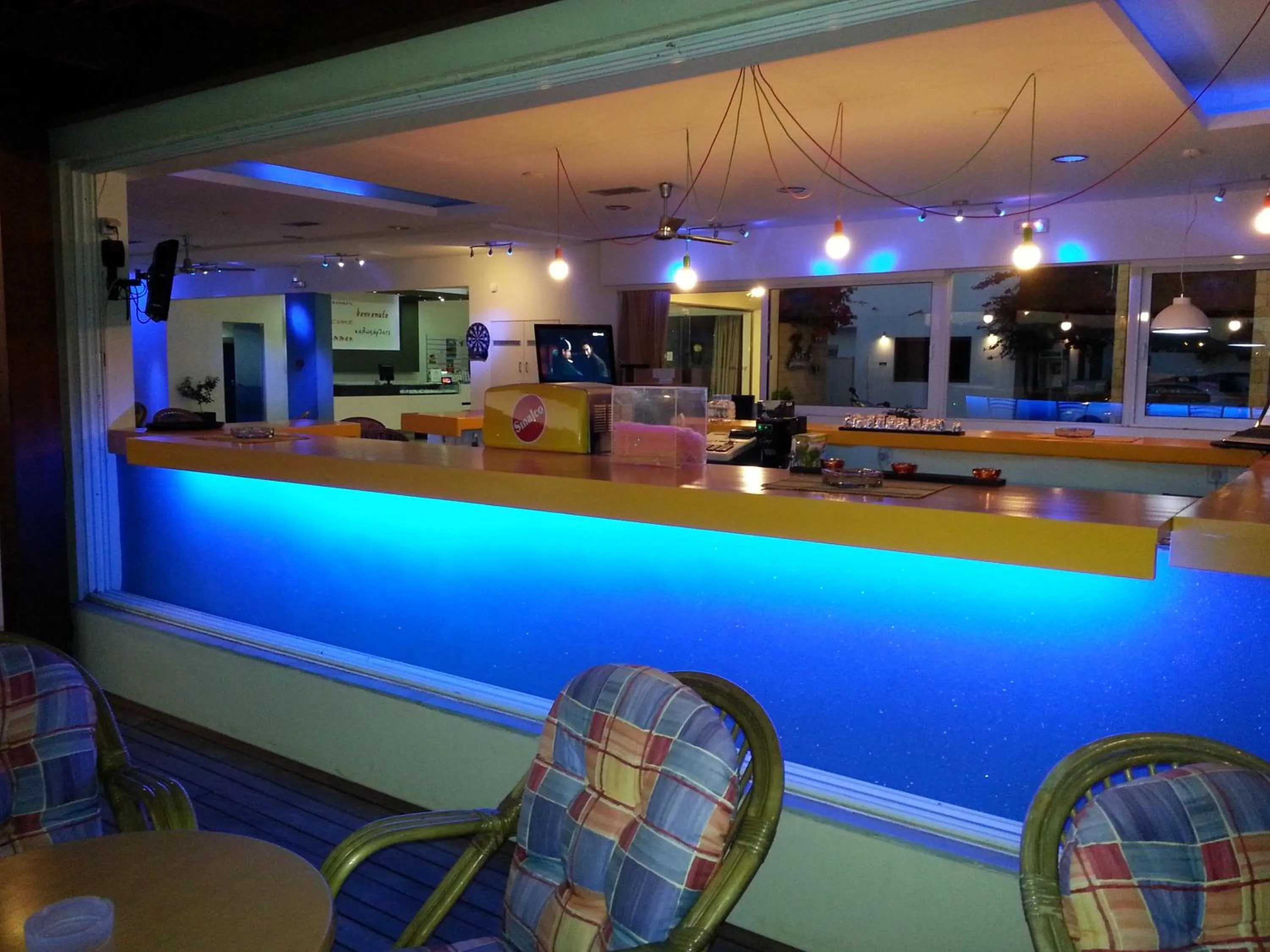 Lounge or bar in Zoes Hotel & Suites