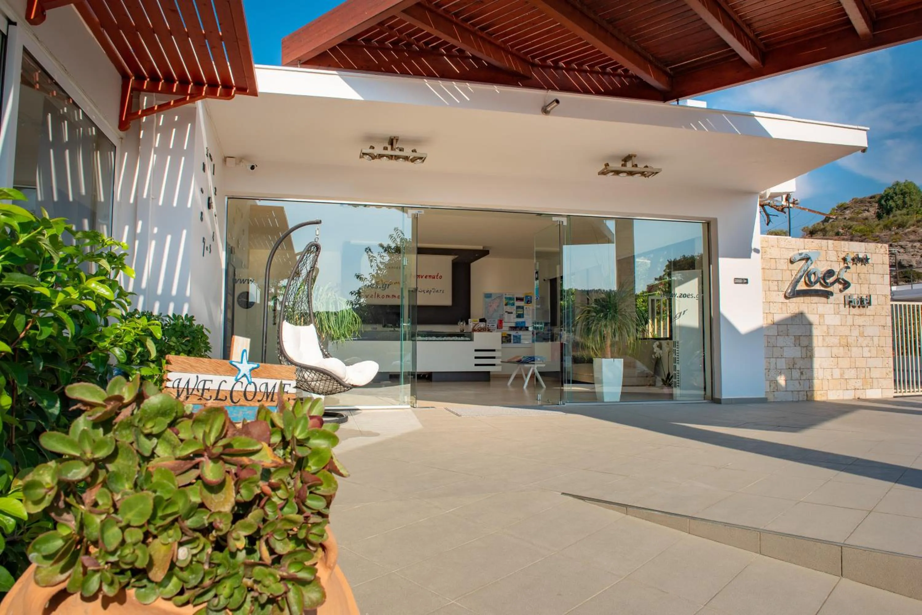 Facade/entrance in Zoes Hotel & Suites