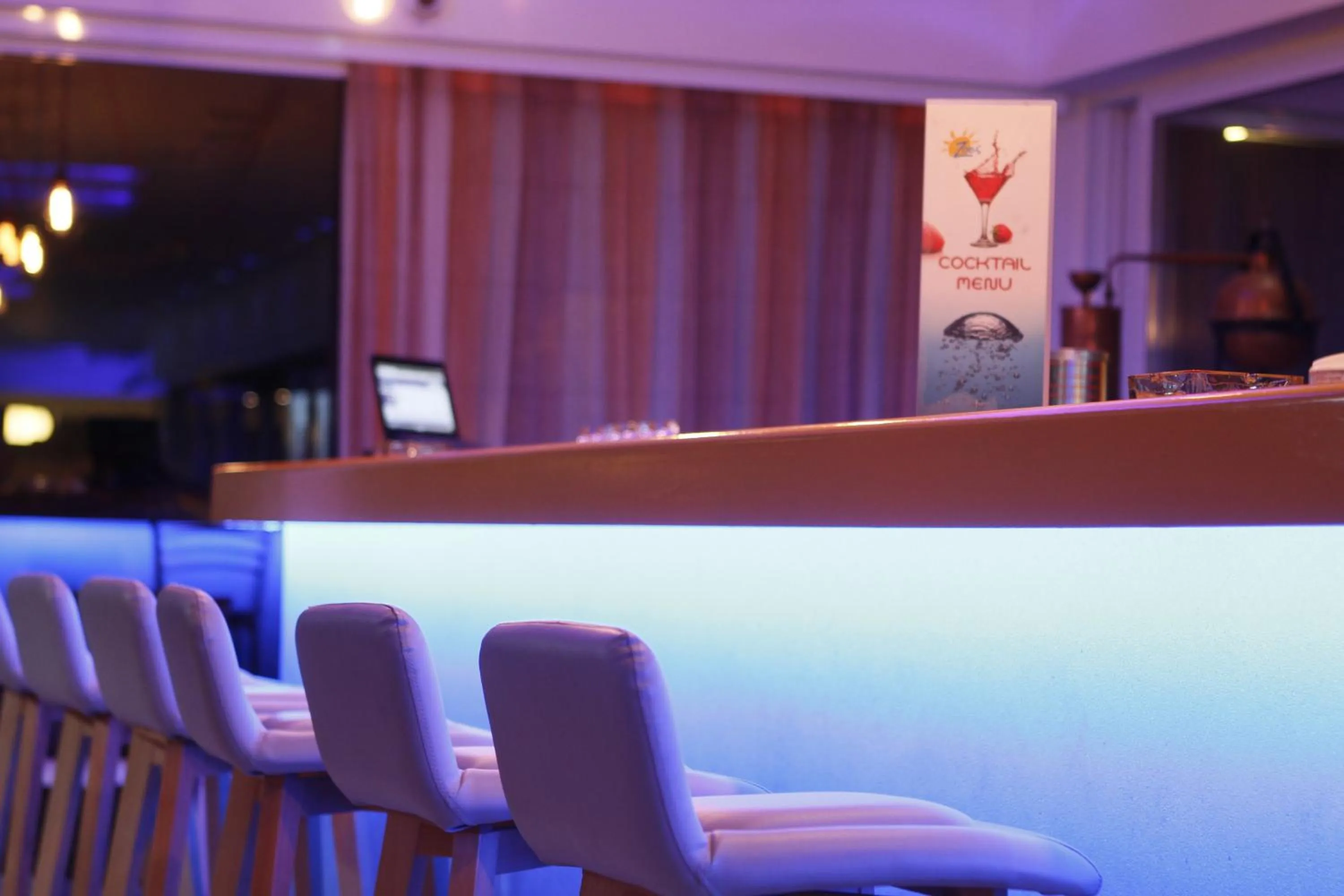 Lounge or bar in Zoes Hotel & Suites