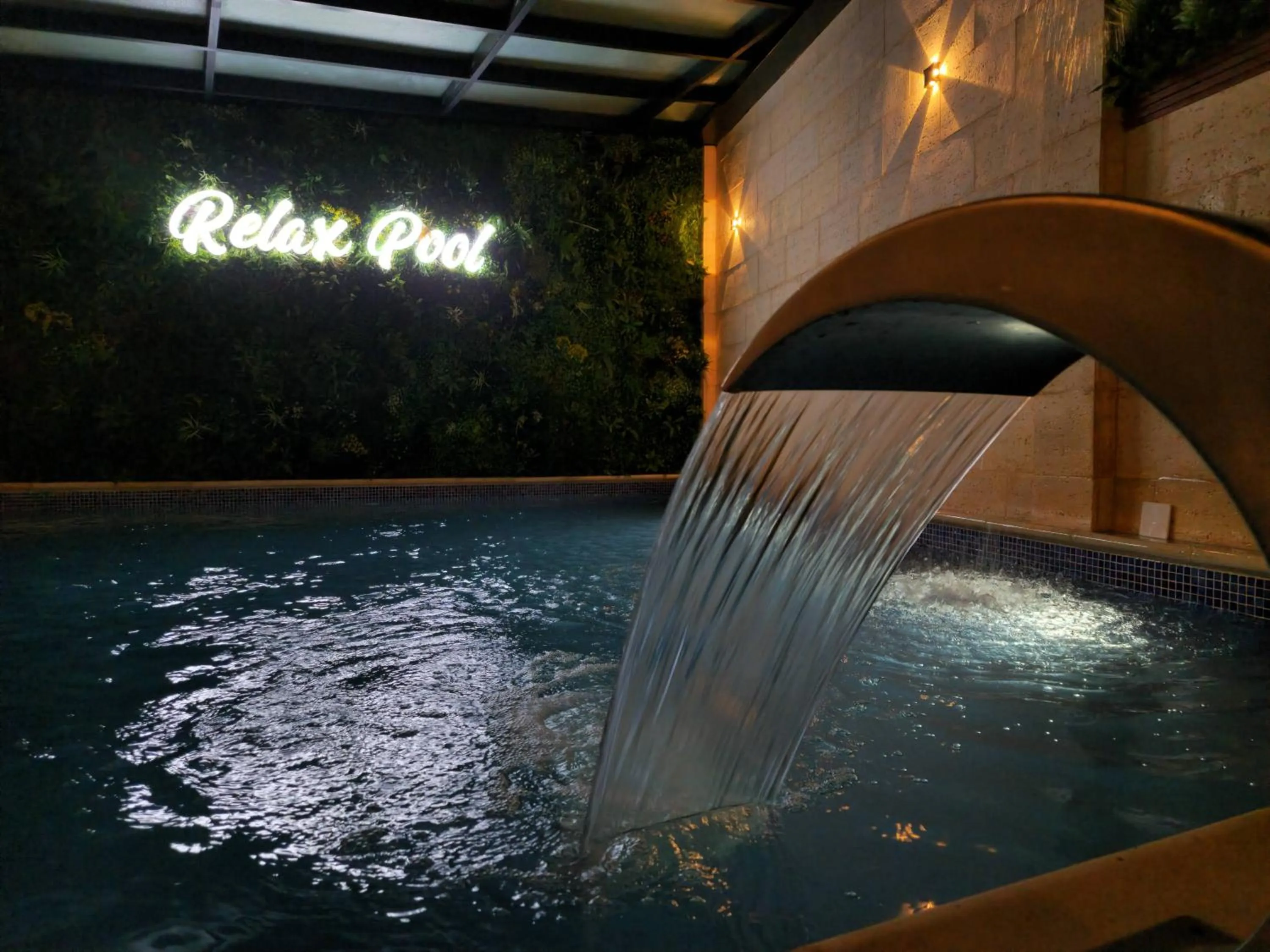 Swimming pool in Melissa Hotel