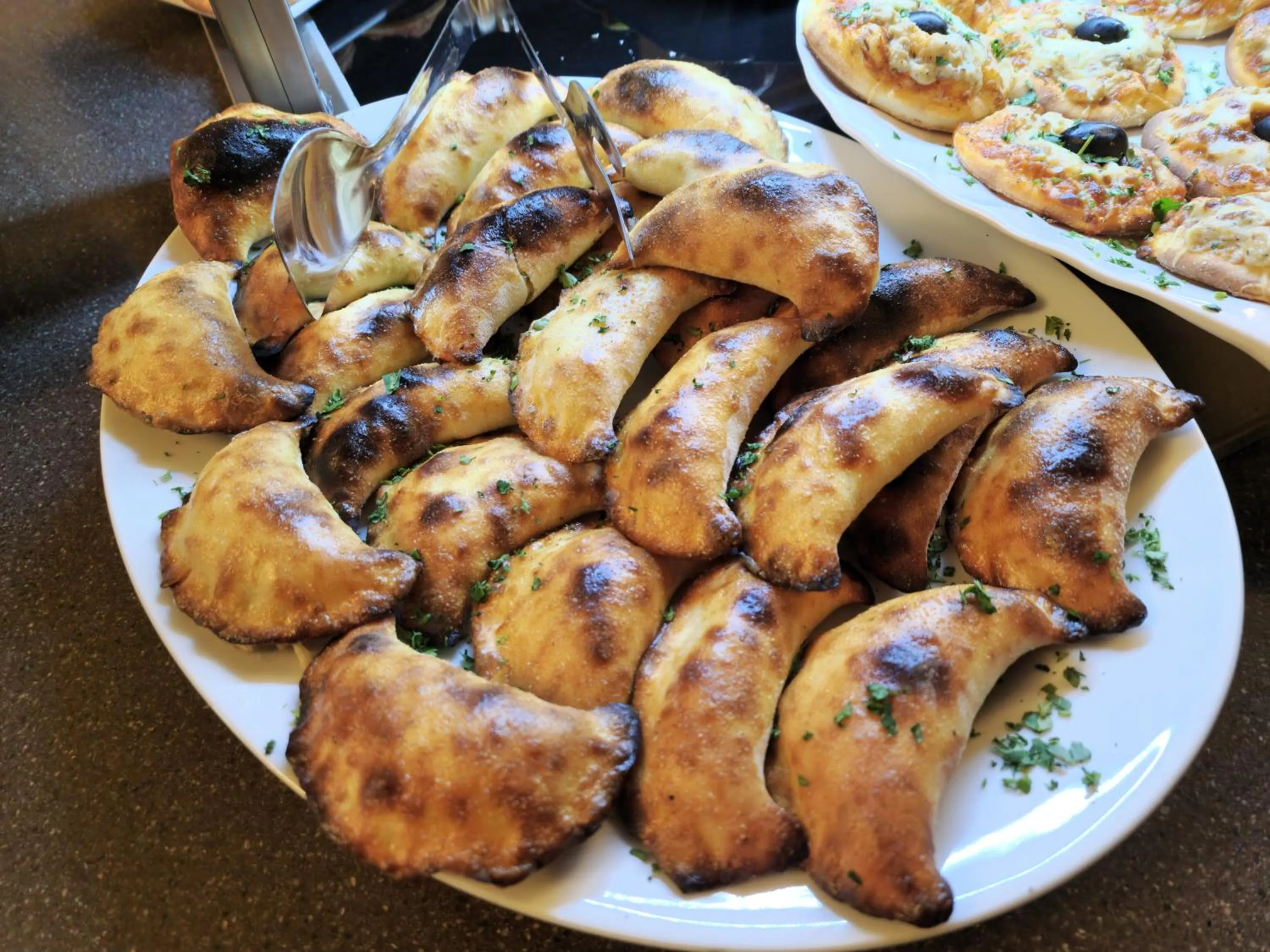 Restaurant/places to eat in Melissa Hotel