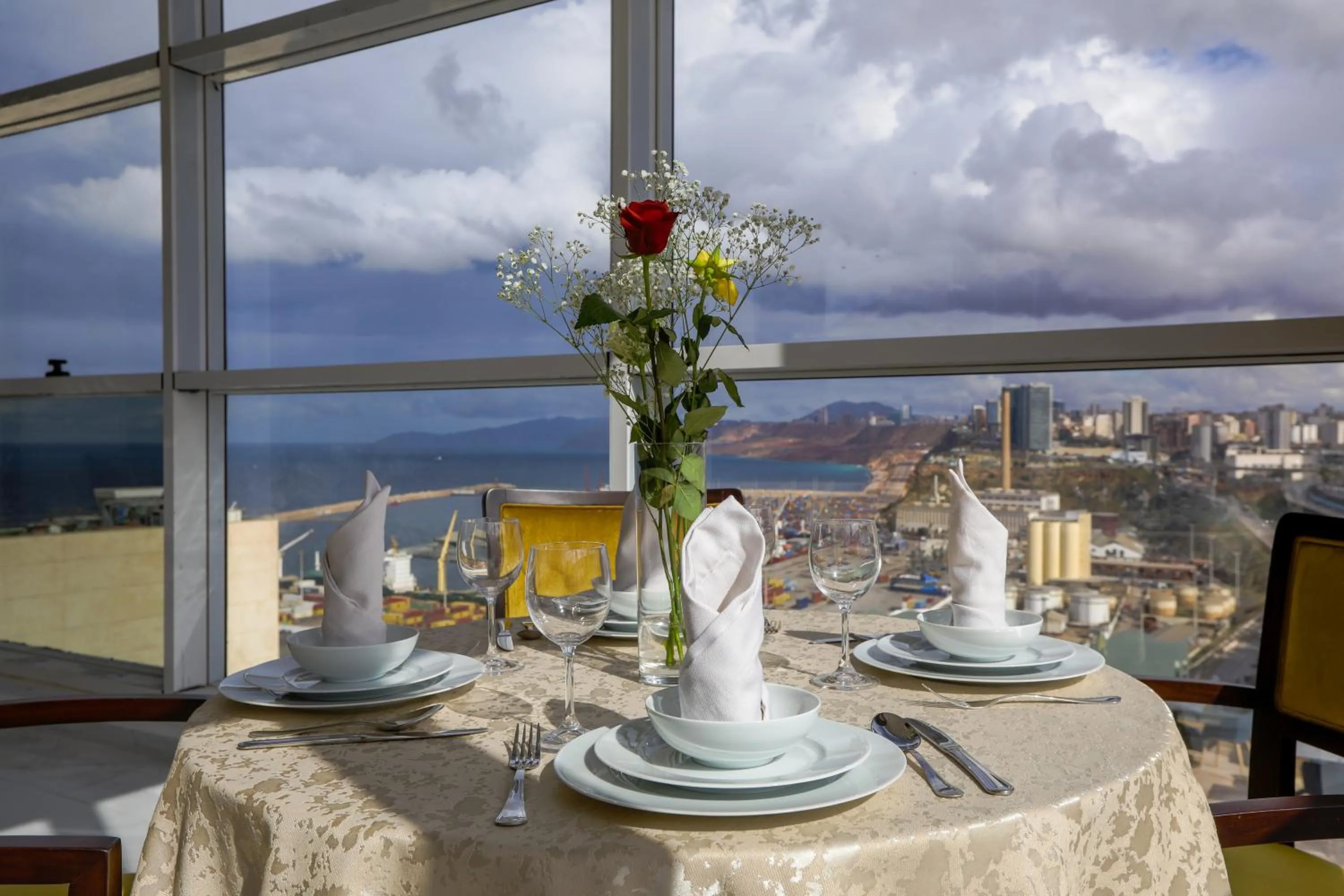 Dining area in Melissa Hotel