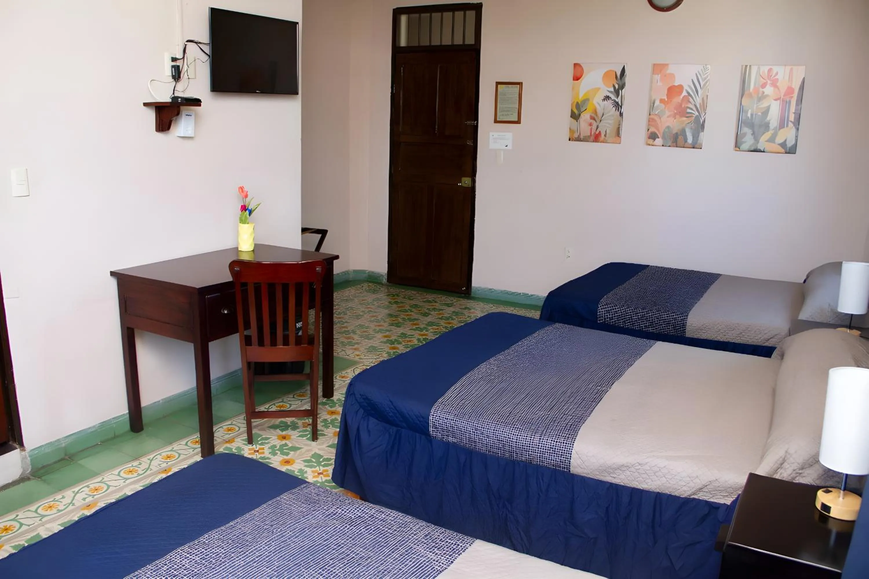 Photo of the whole room, Bed in Hotel Cortaza Galería