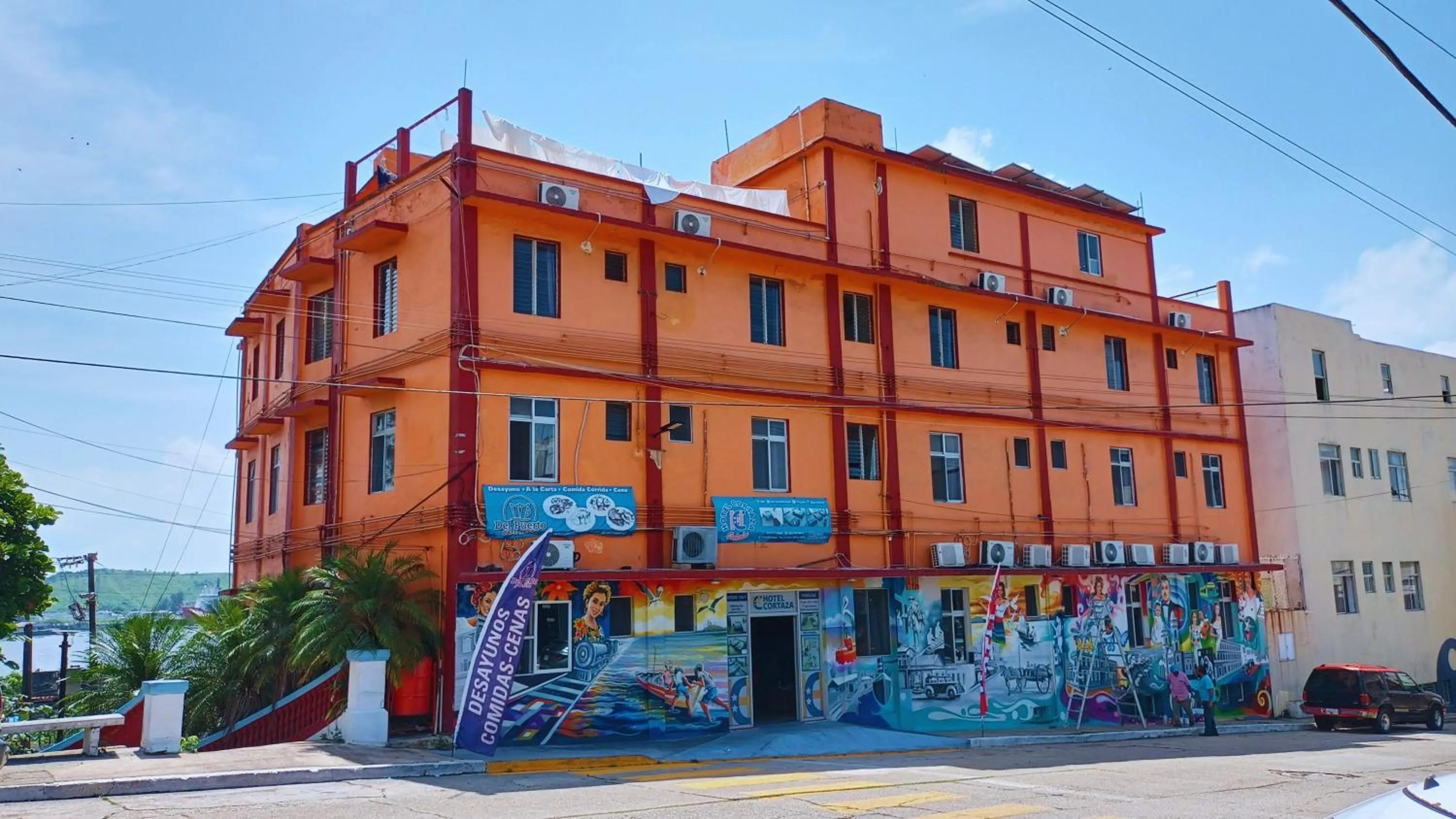 Facade/entrance in Hotel Cortaza Galería