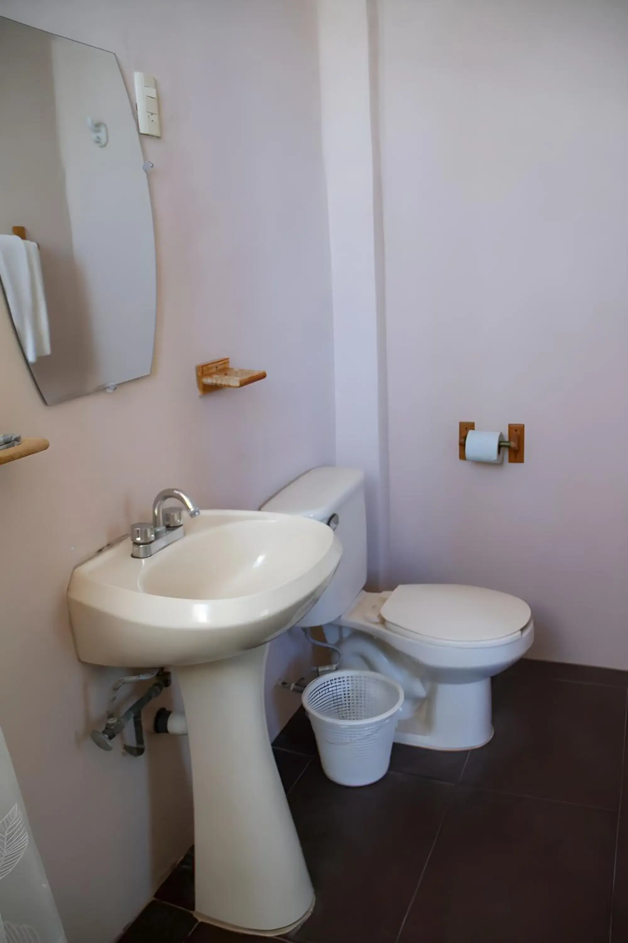 Triple Room with Private Bathroom in Hotel Cortaza Galería Triple Room with Private Bathroom in Hotel Cortaza Galería