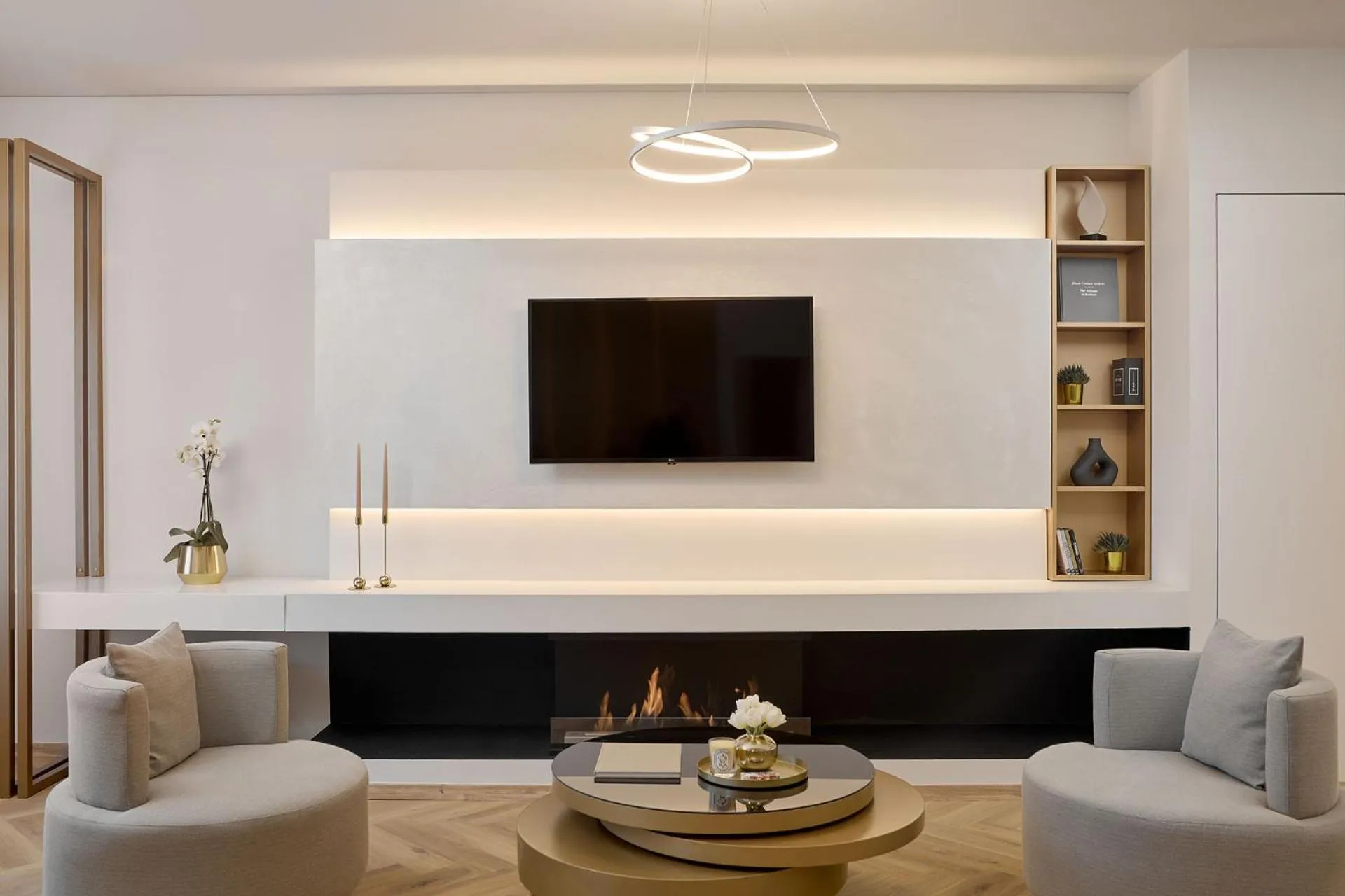 flat iron in Grand Hotel Palace