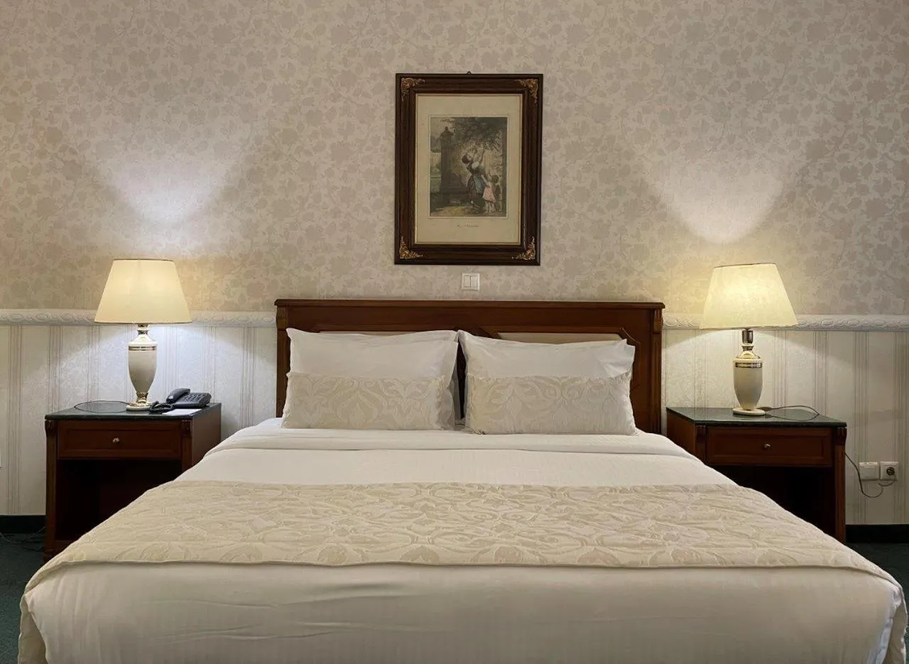 Bedroom, Bed in Grand Hotel Palace