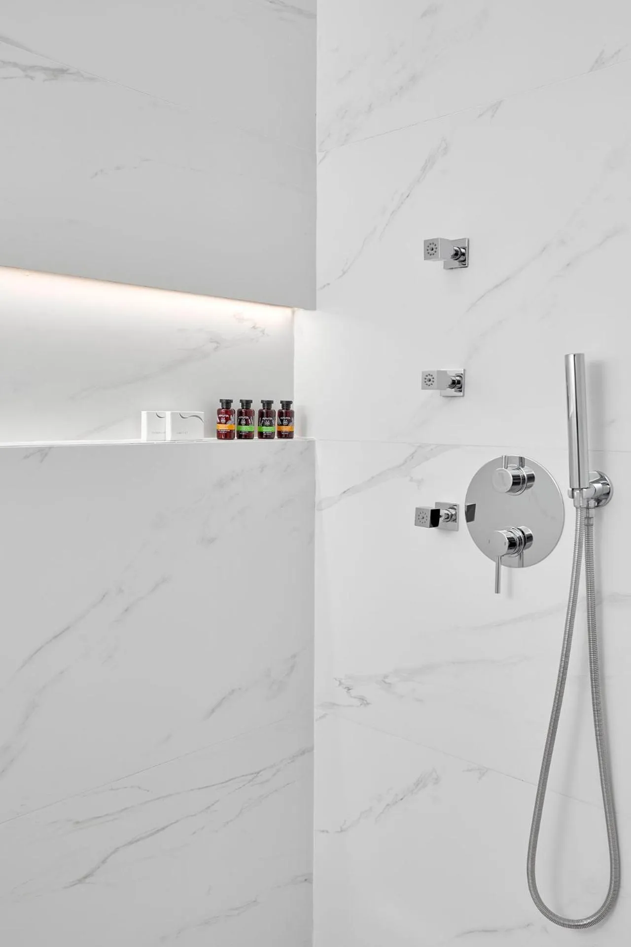 Shower in Grand Hotel Palace