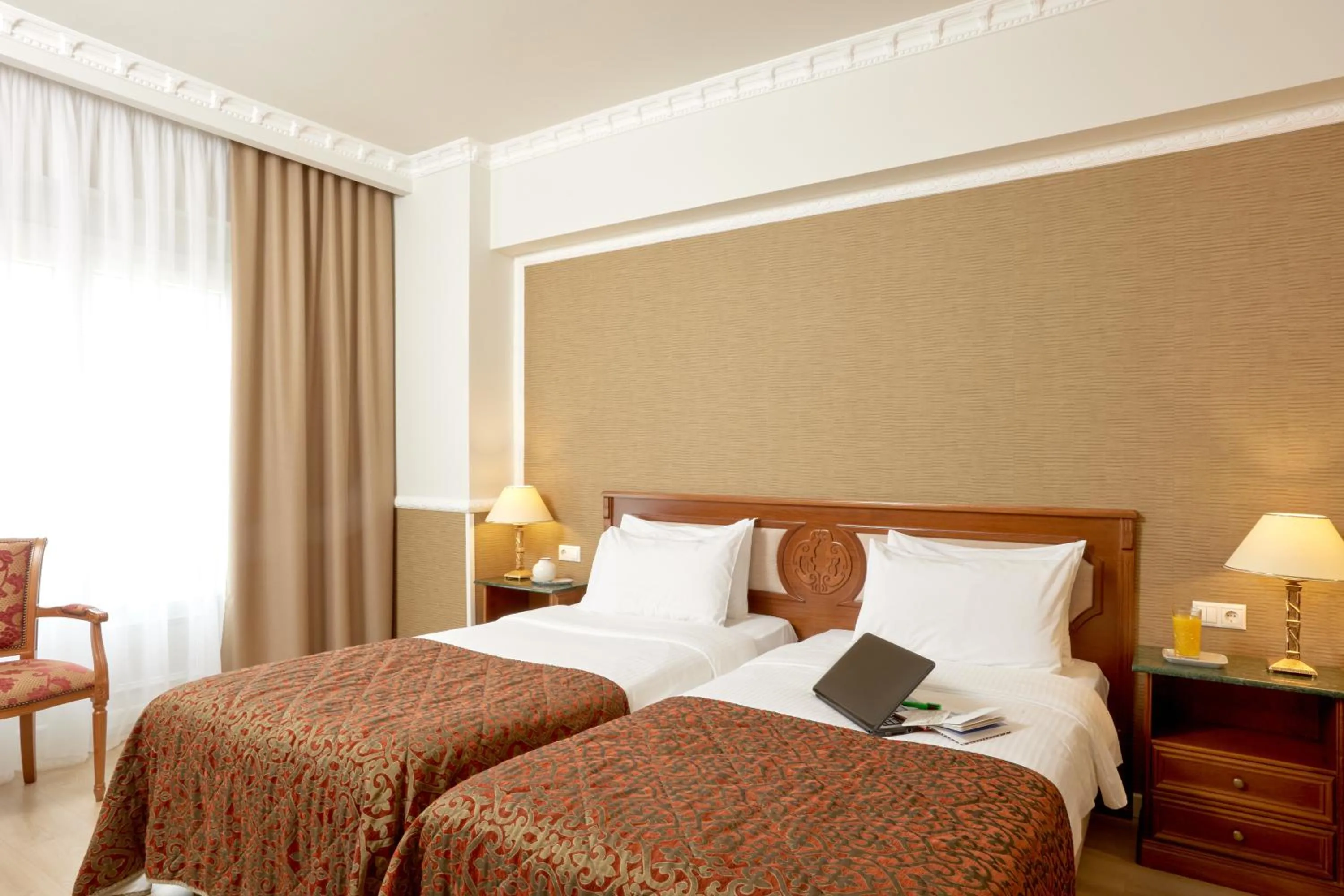 Bedroom, Bed in Grand Hotel Palace