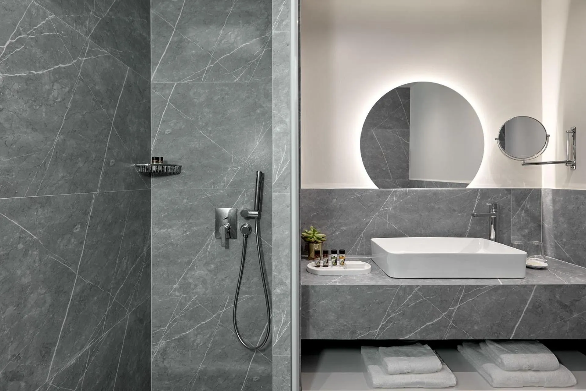 Bathroom in Grand Hotel Palace