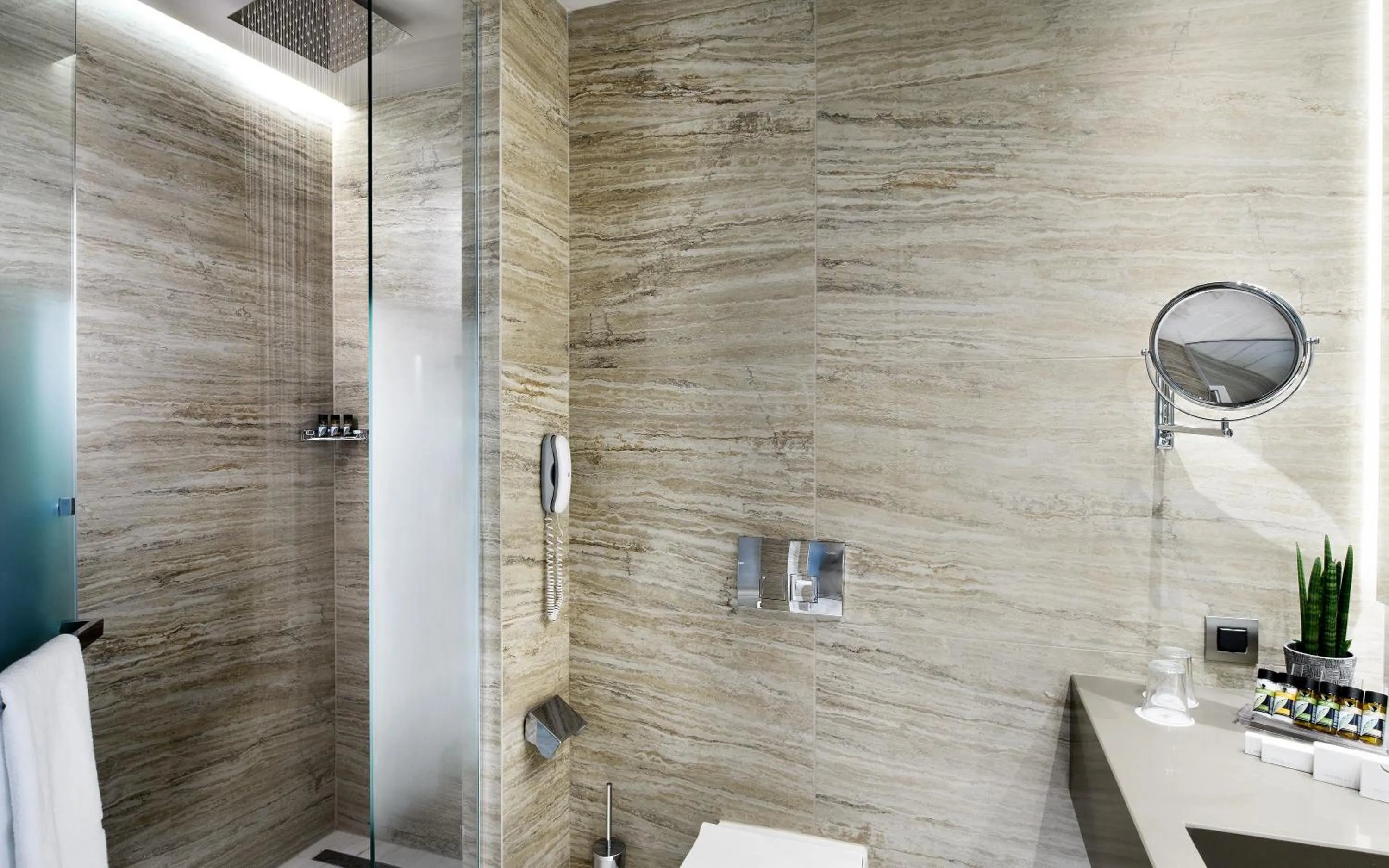 Shower in Grand Hotel Palace