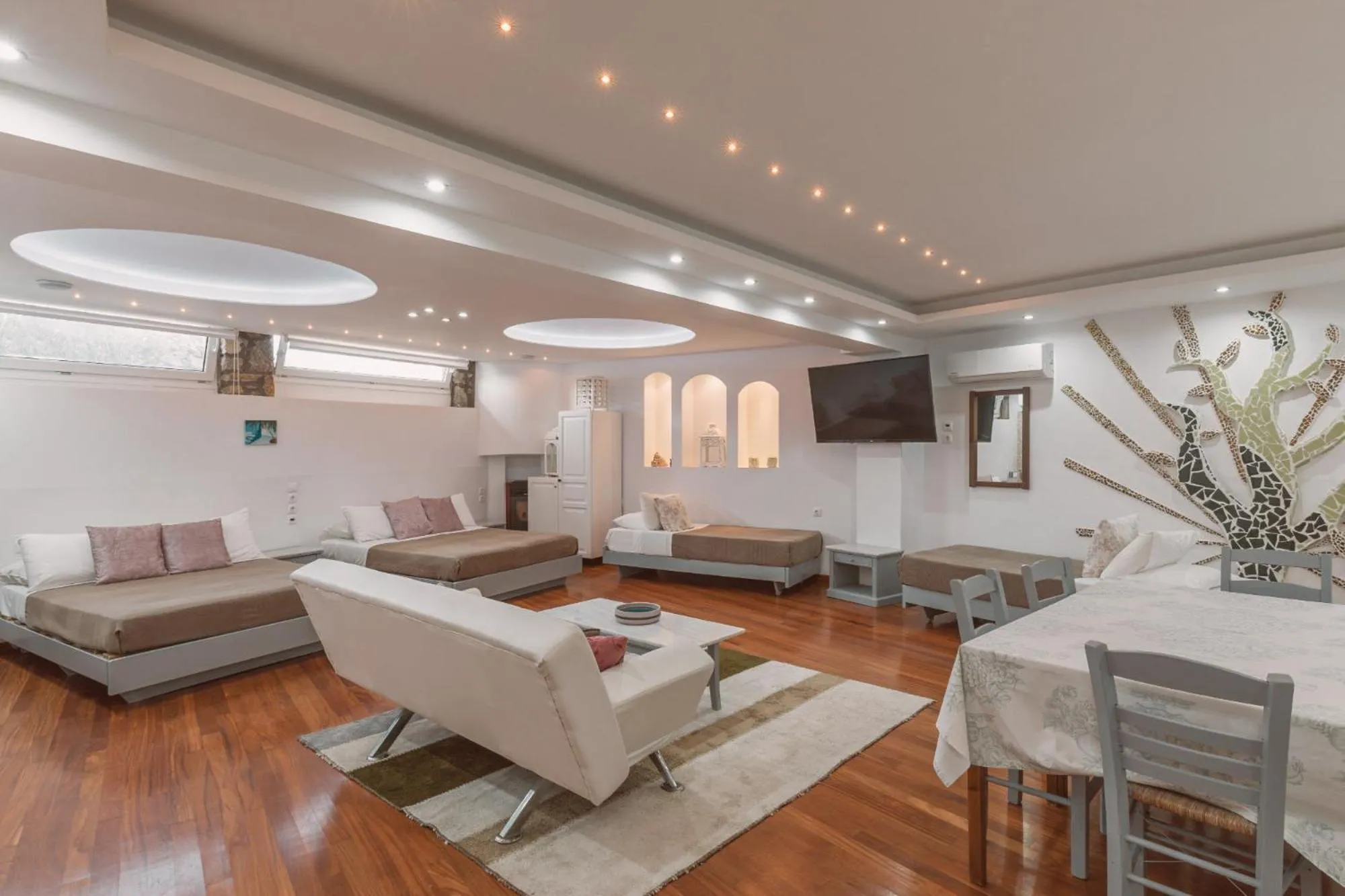 Photo of the whole room in Villa Konstantin Rooms & Suites