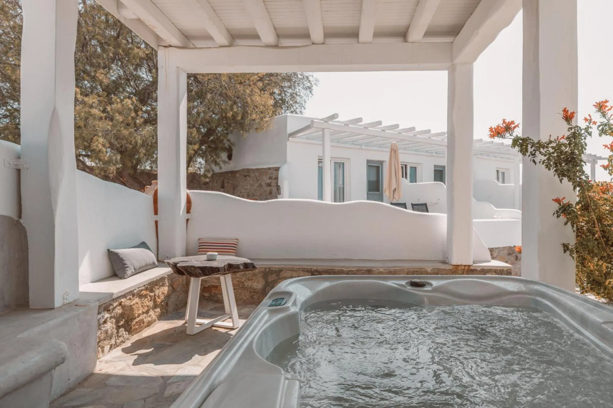 Hot Tub in Villa Konstantin Rooms & Suites