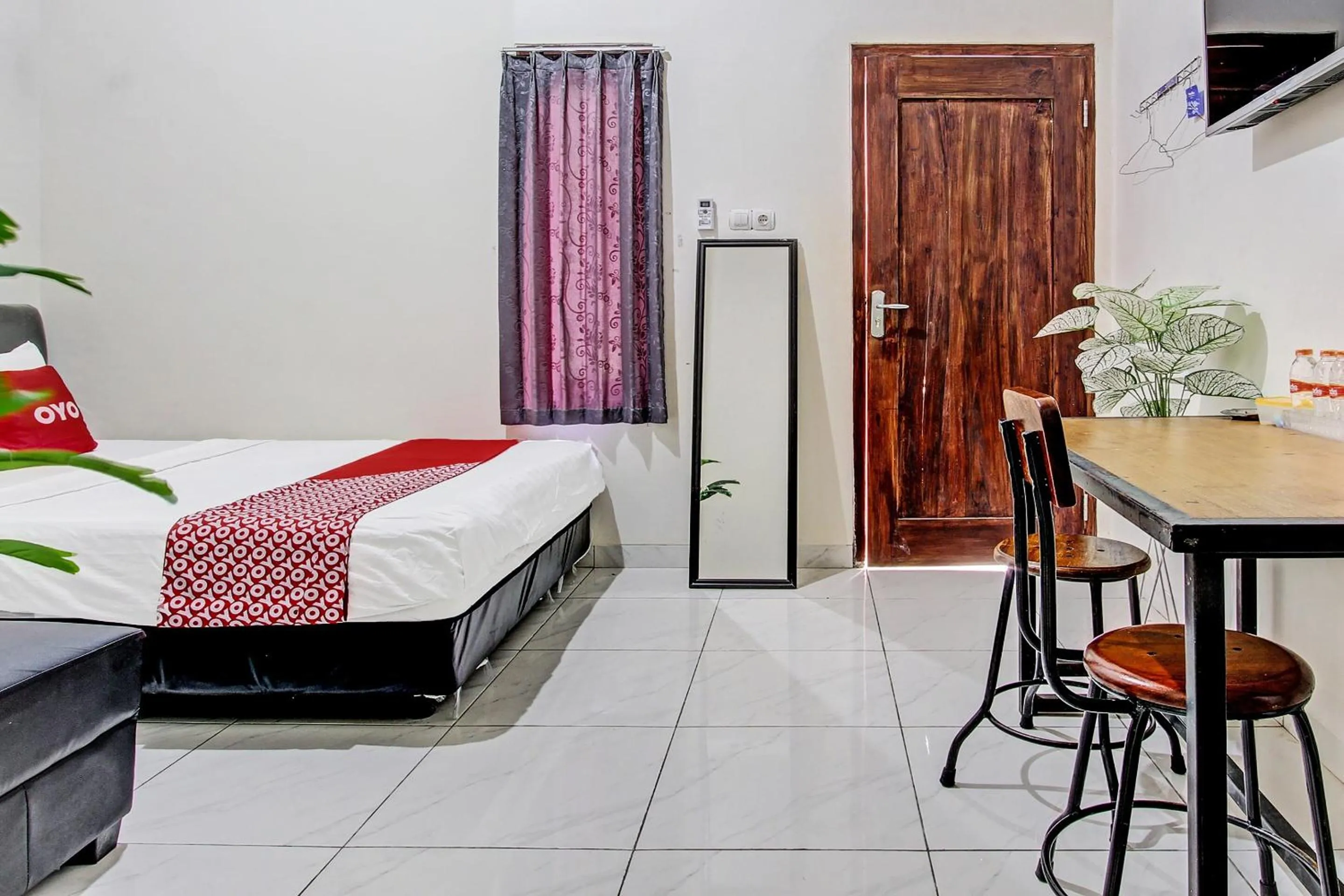 Bedroom, Bed in OYO Life 92184 Mr Brown Homestay