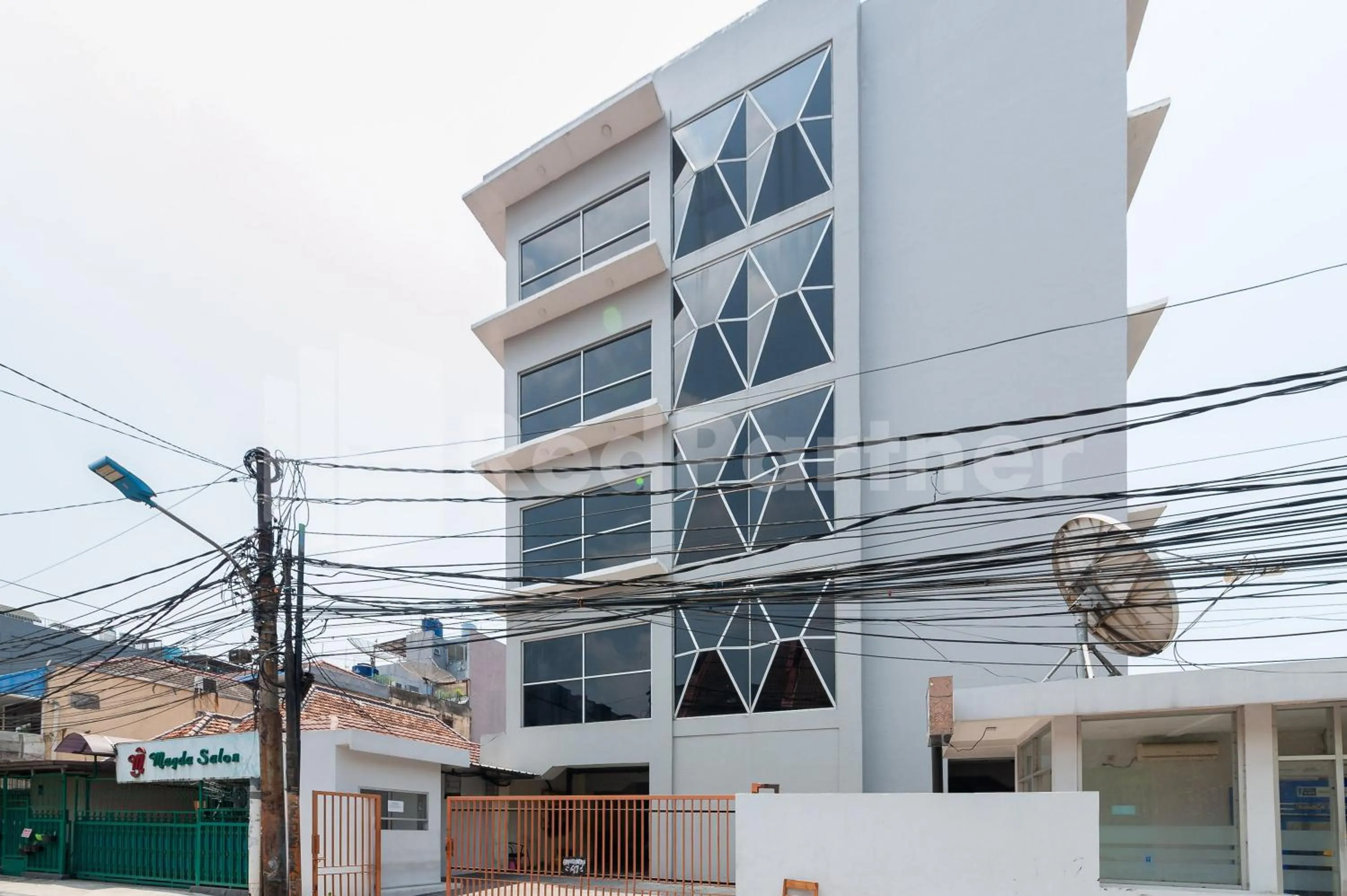 Property building in Orange Garden 47 Mitra RedDoorz