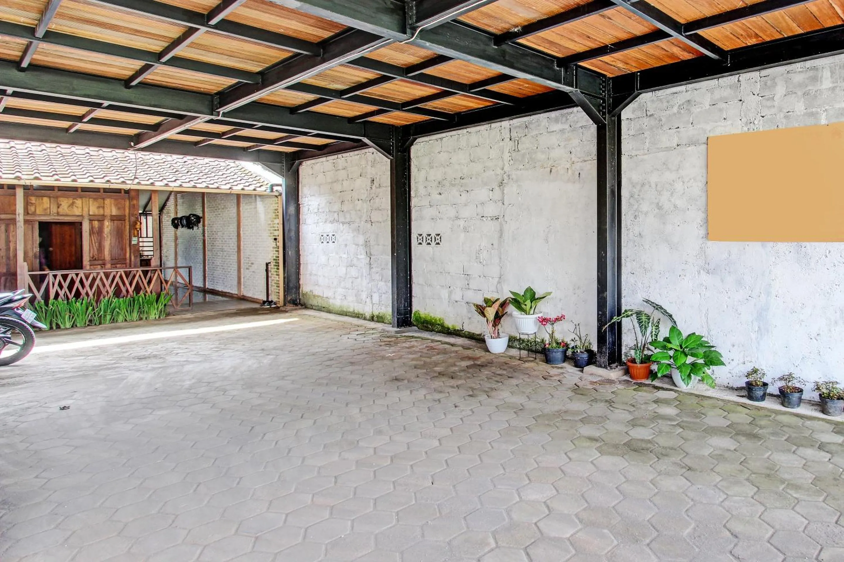 Facade/entrance in Hotel O Nayo Homestay Syariah