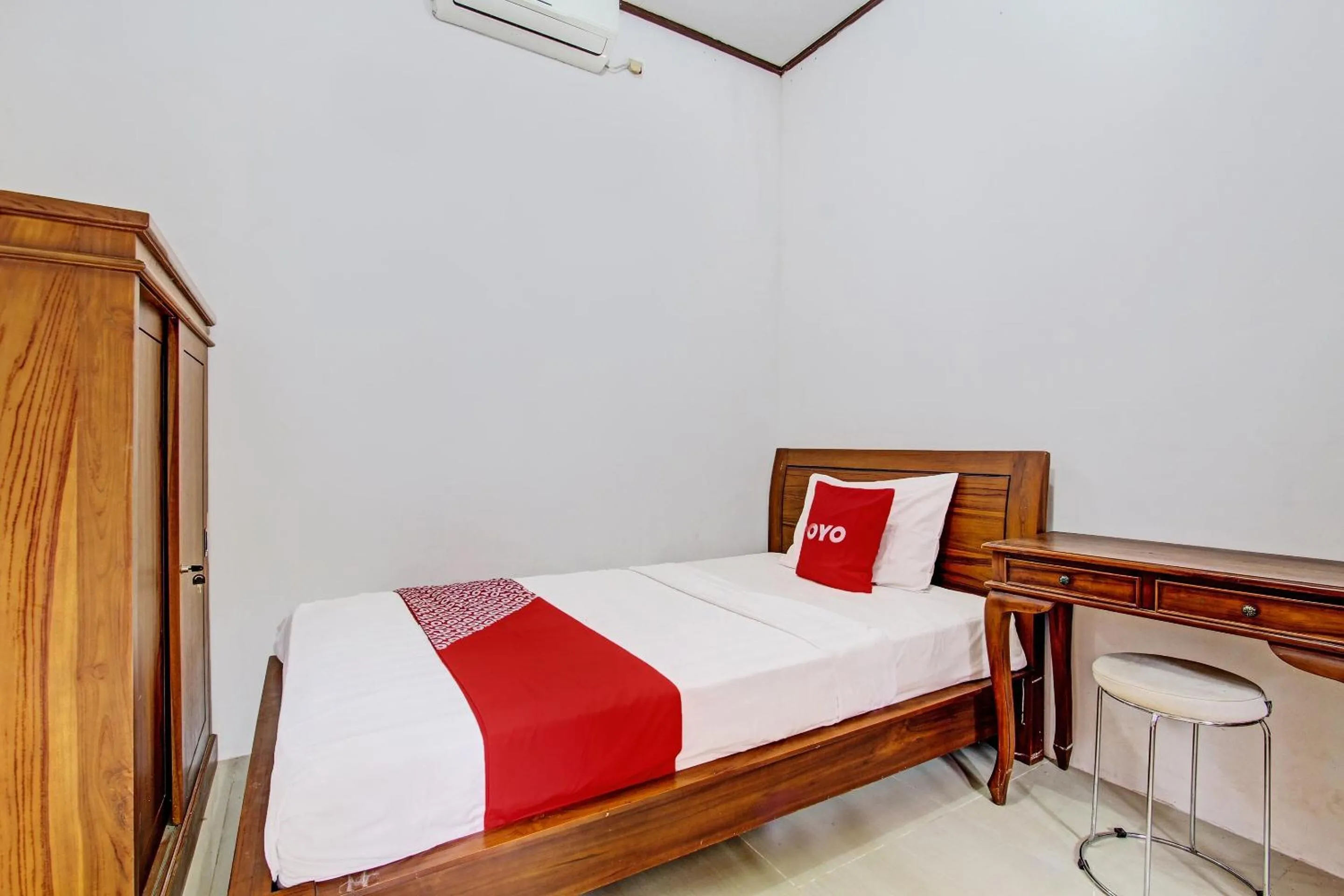 Bedroom, Bed in Hotel O Nayo Homestay Syariah