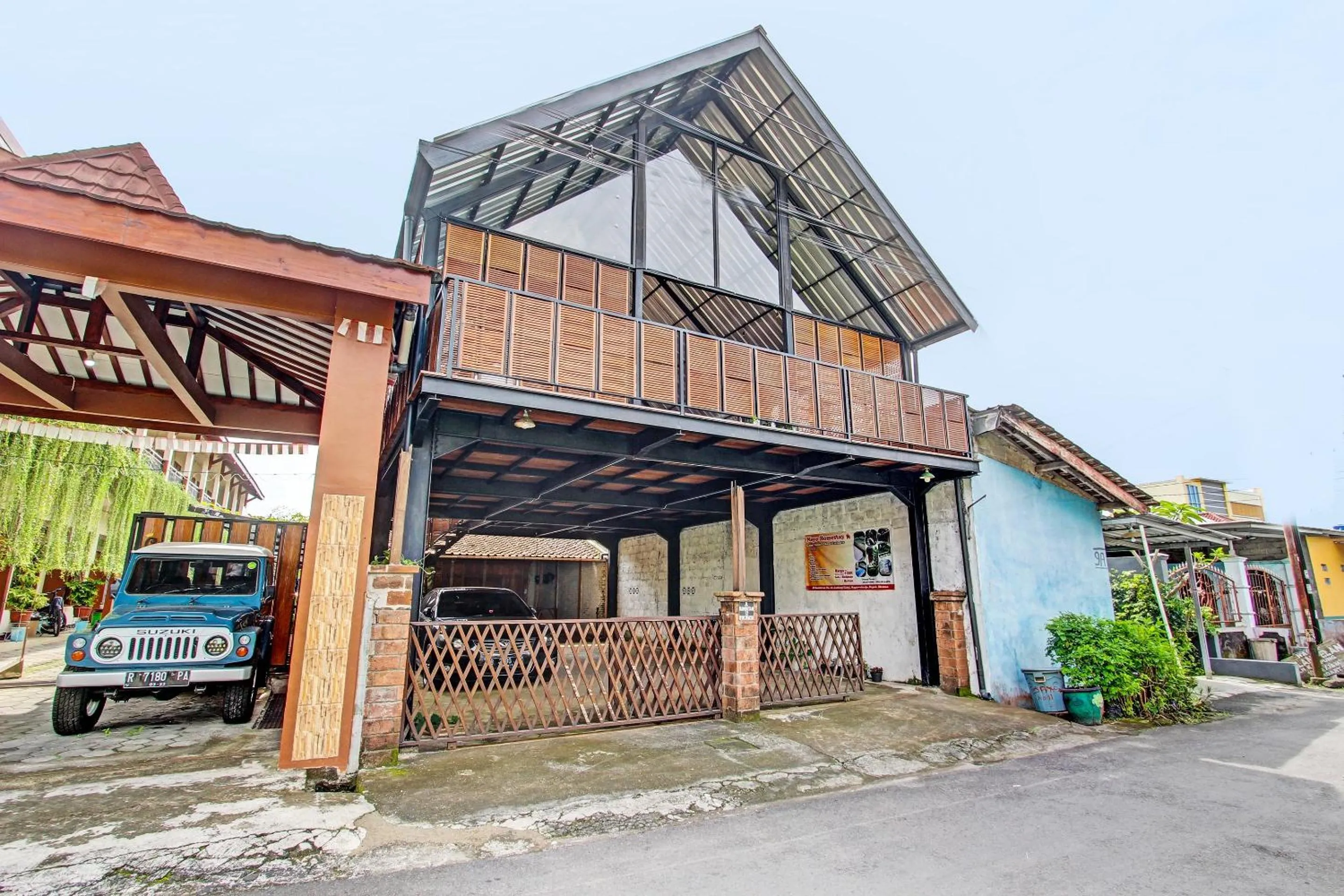 Facade/entrance in Hotel O Nayo Homestay Syariah