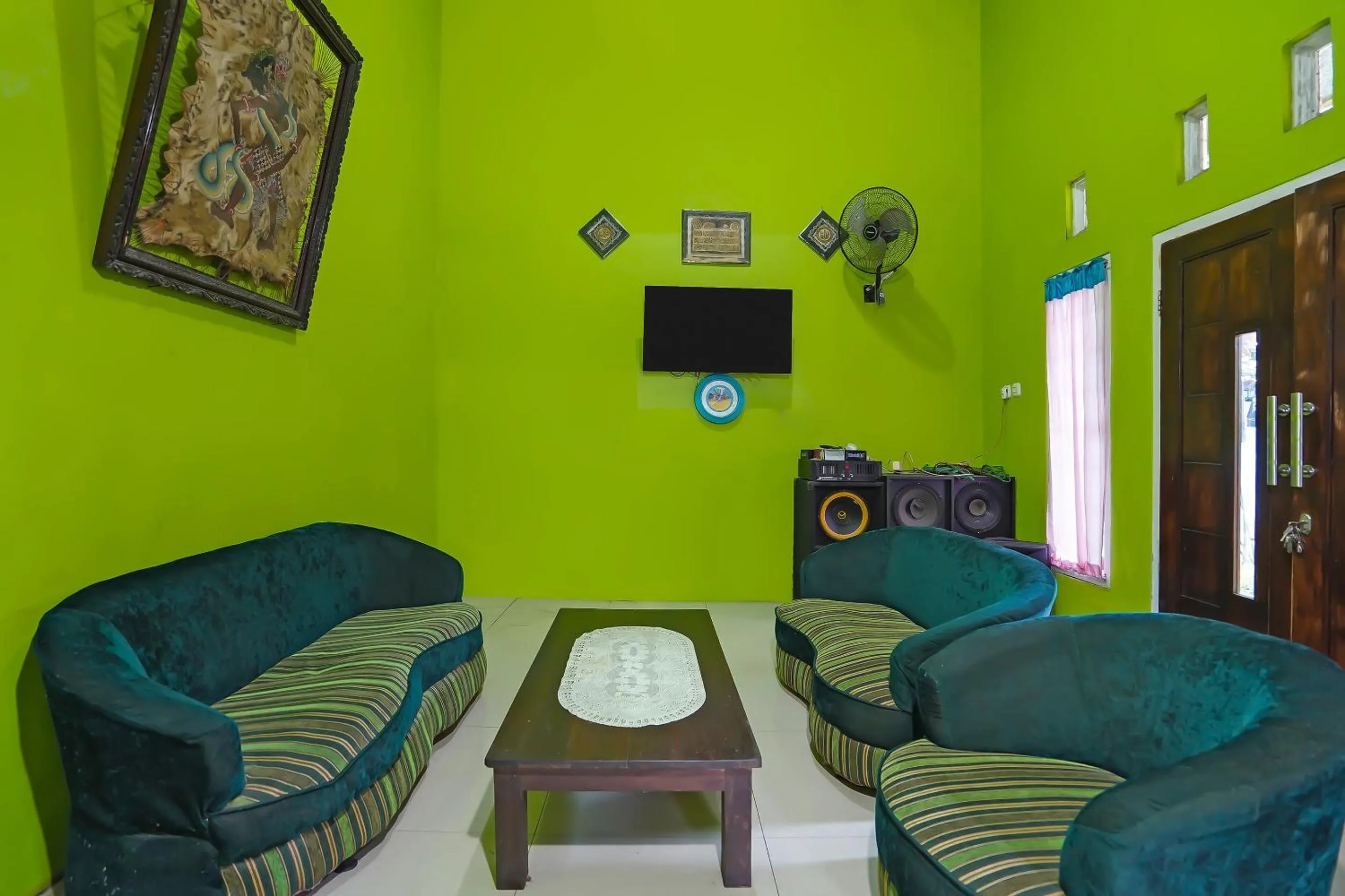 Lobby or reception in Hotel O Kost Auto Syariah Anggaswangi