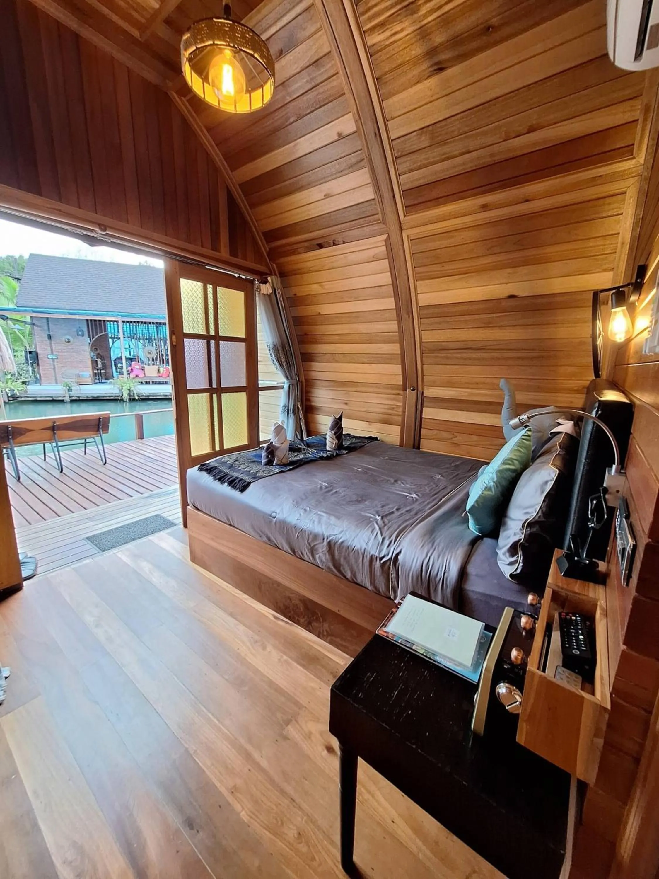 Bed in Plaiphu Pool Villas