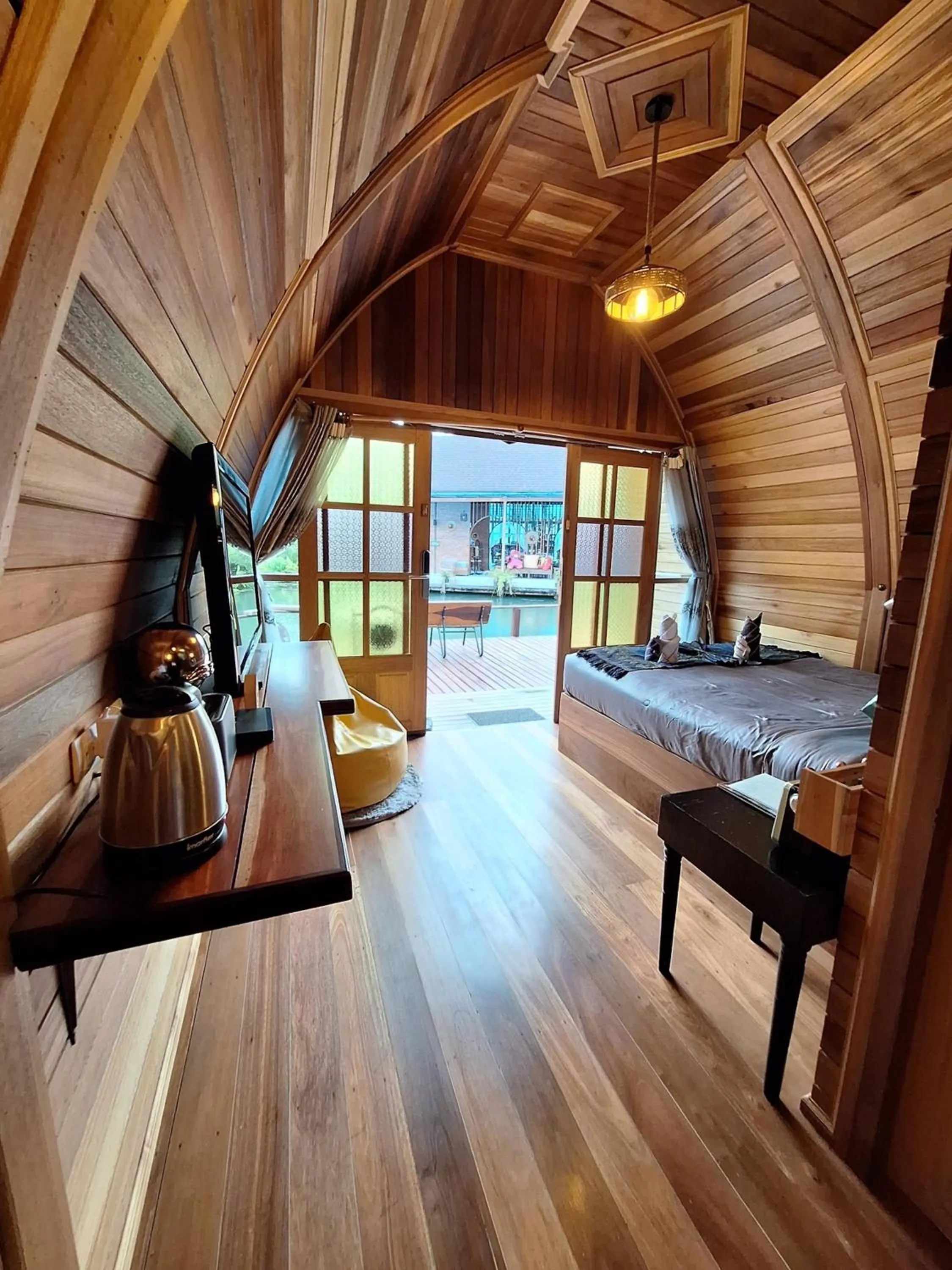 Bed in Plaiphu Pool Villas