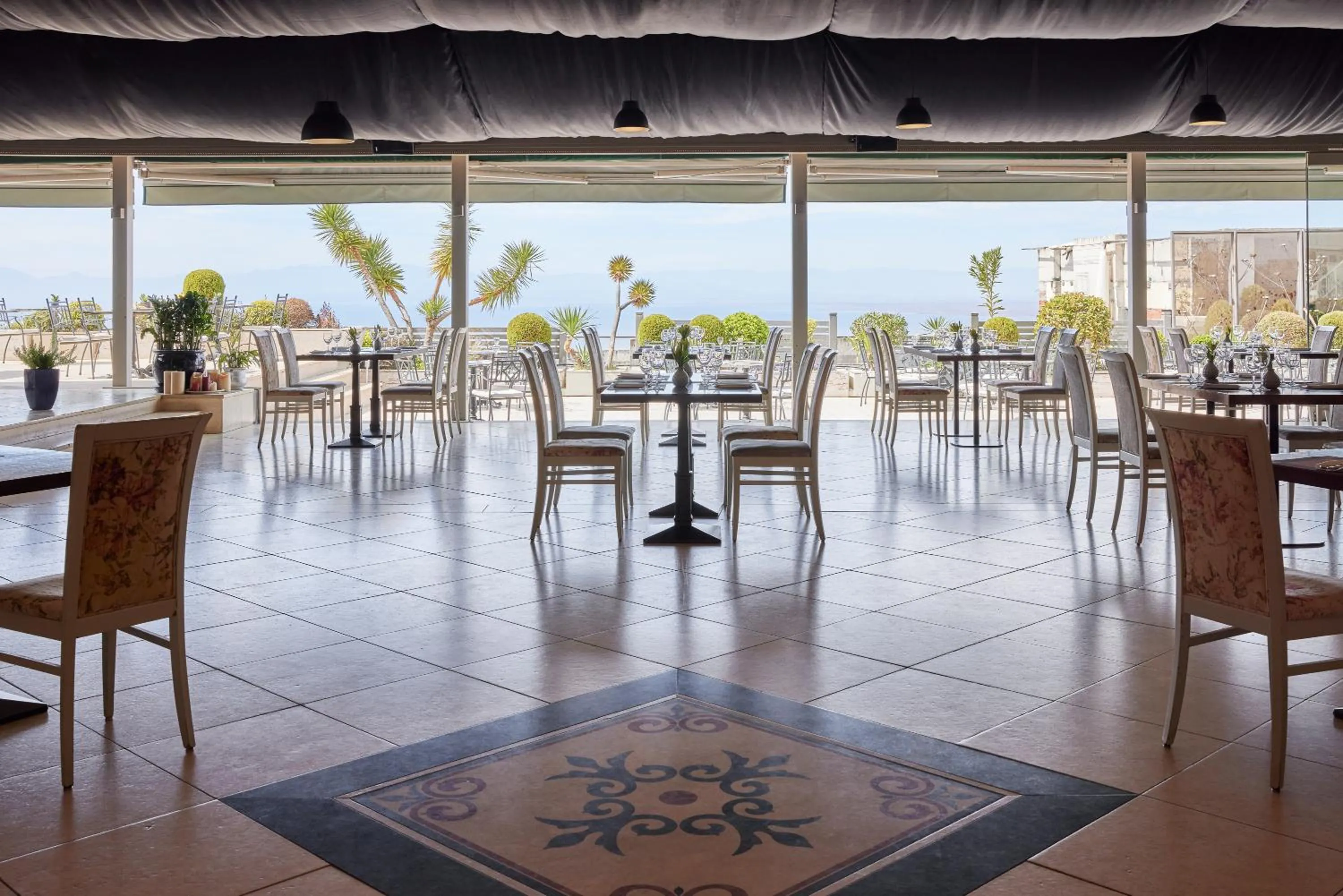 Restaurant/places to eat in Hotel Panorama