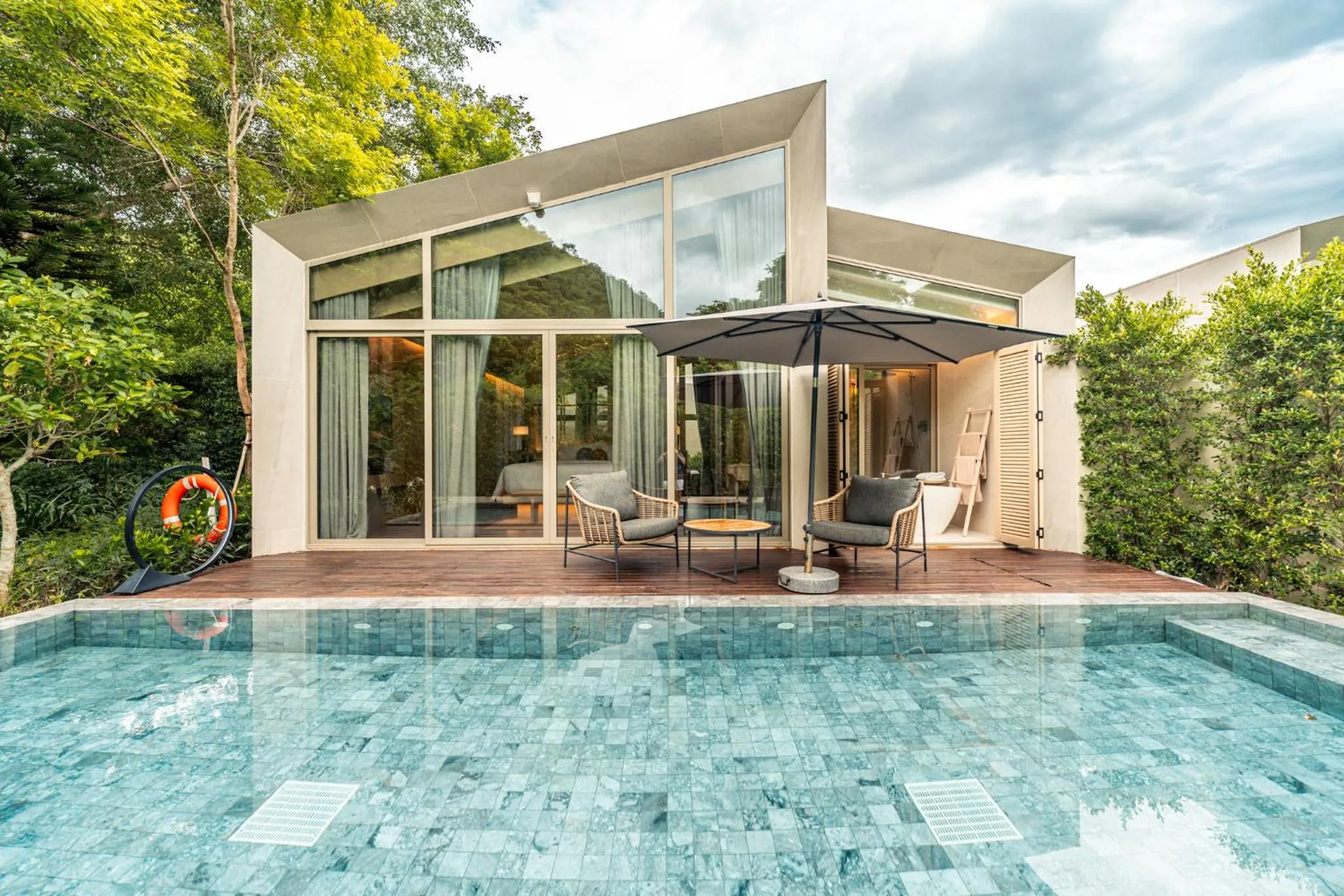 Swimming pool in Hotel MYS Khao Yai