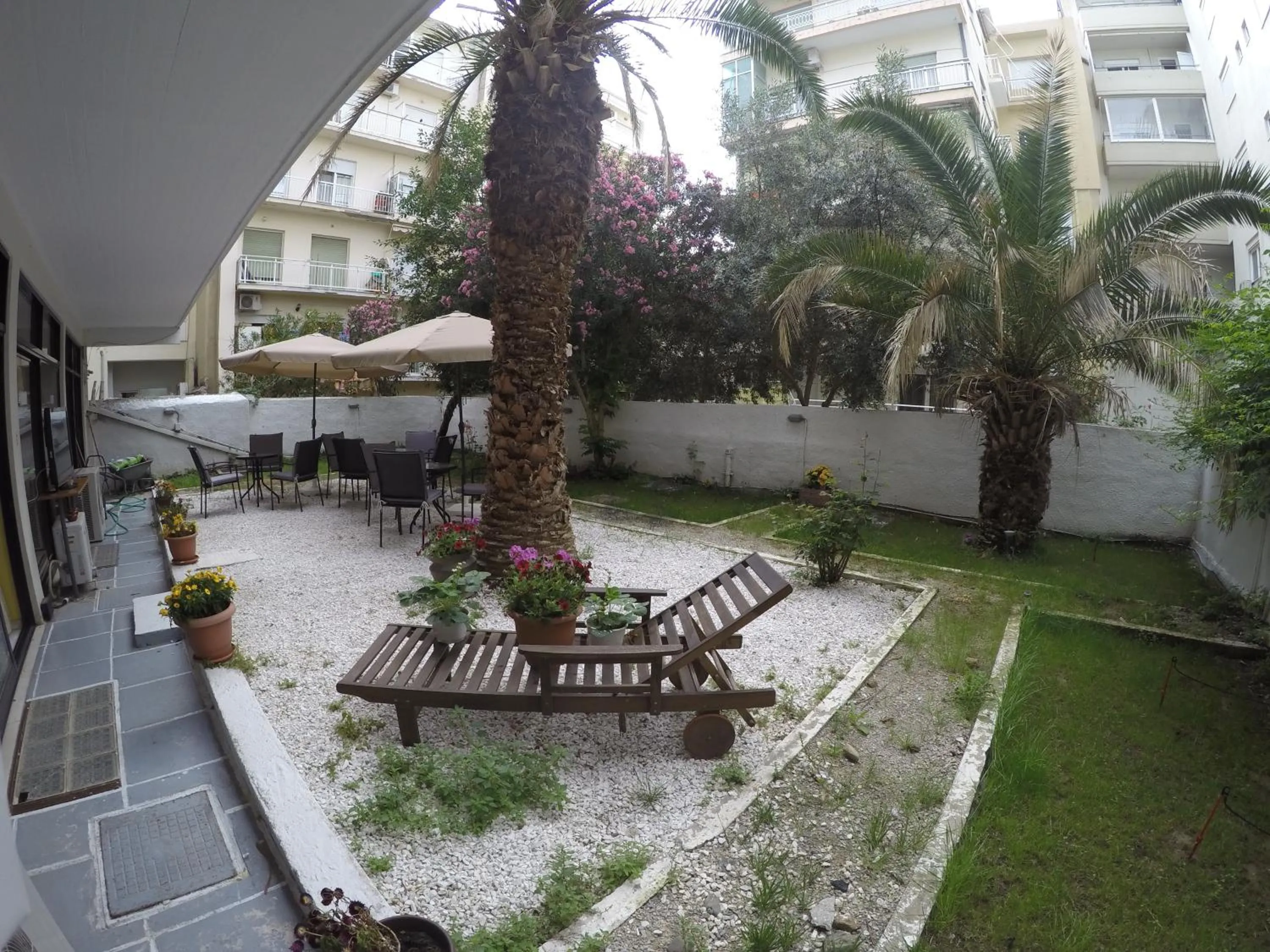 Garden in Apartment Hotel Athina
