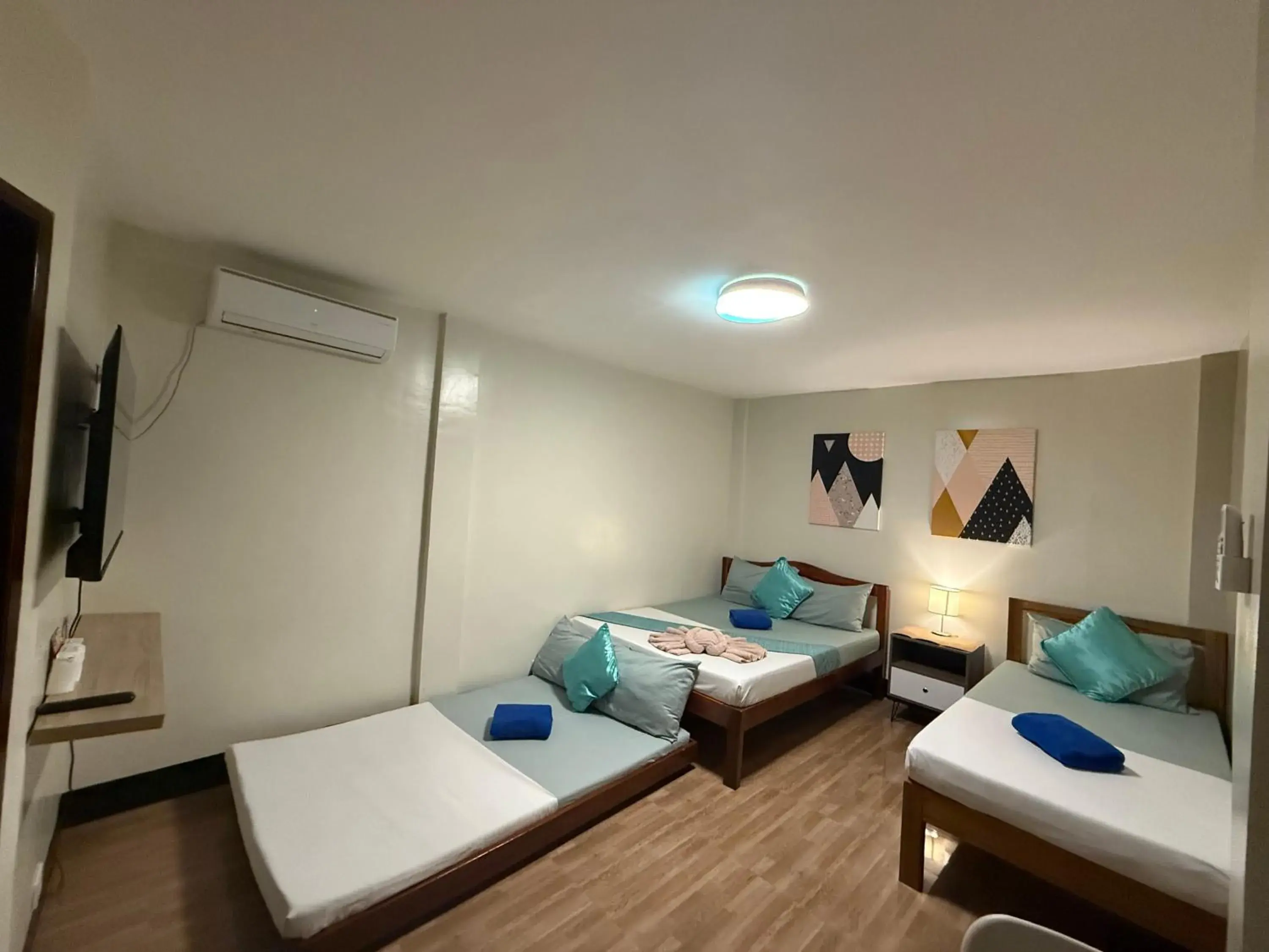 Family Room in Mongki's Pensionhouse Family Room in Mongki's Pensionhouse