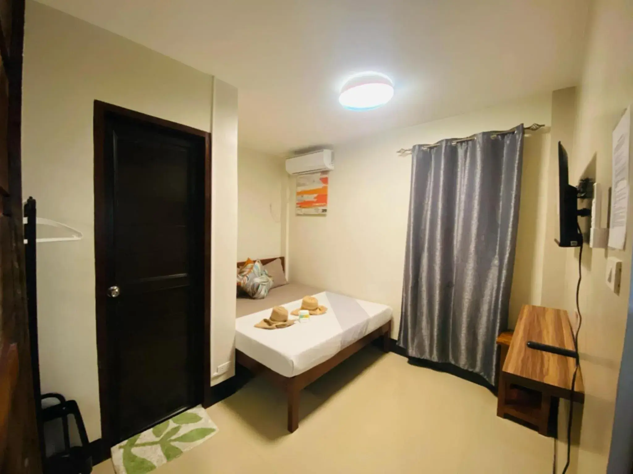 Deluxe King Room in Mongki's Pensionhouse Deluxe King Room in Mongki's Pensionhouse