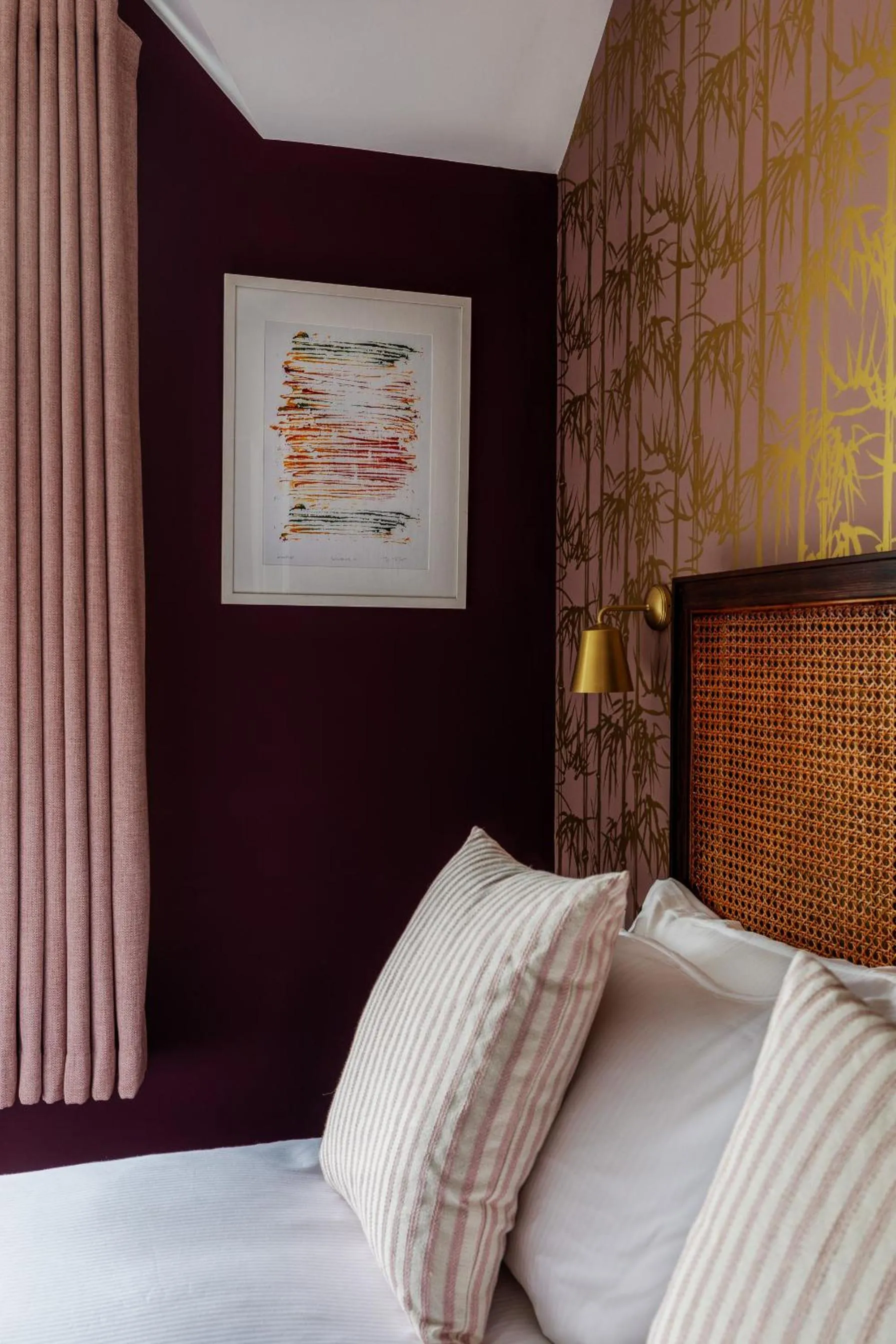 Bedroom in The White Hart Wadhurst