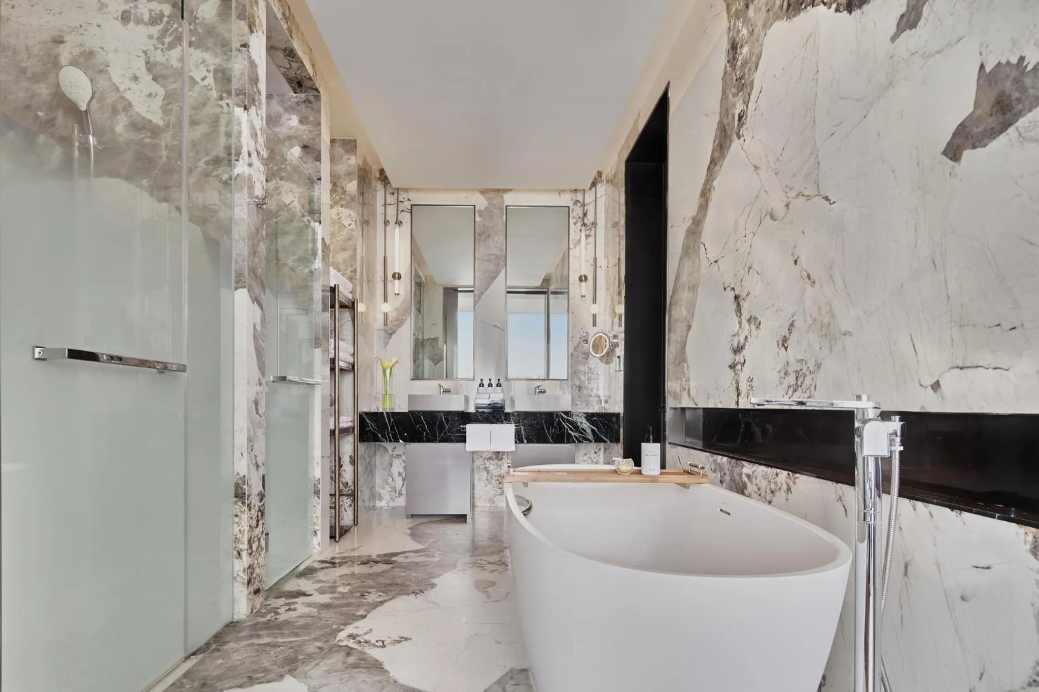 Photo of the whole room in InterContinental Bangkok Sukhumvit by IHG