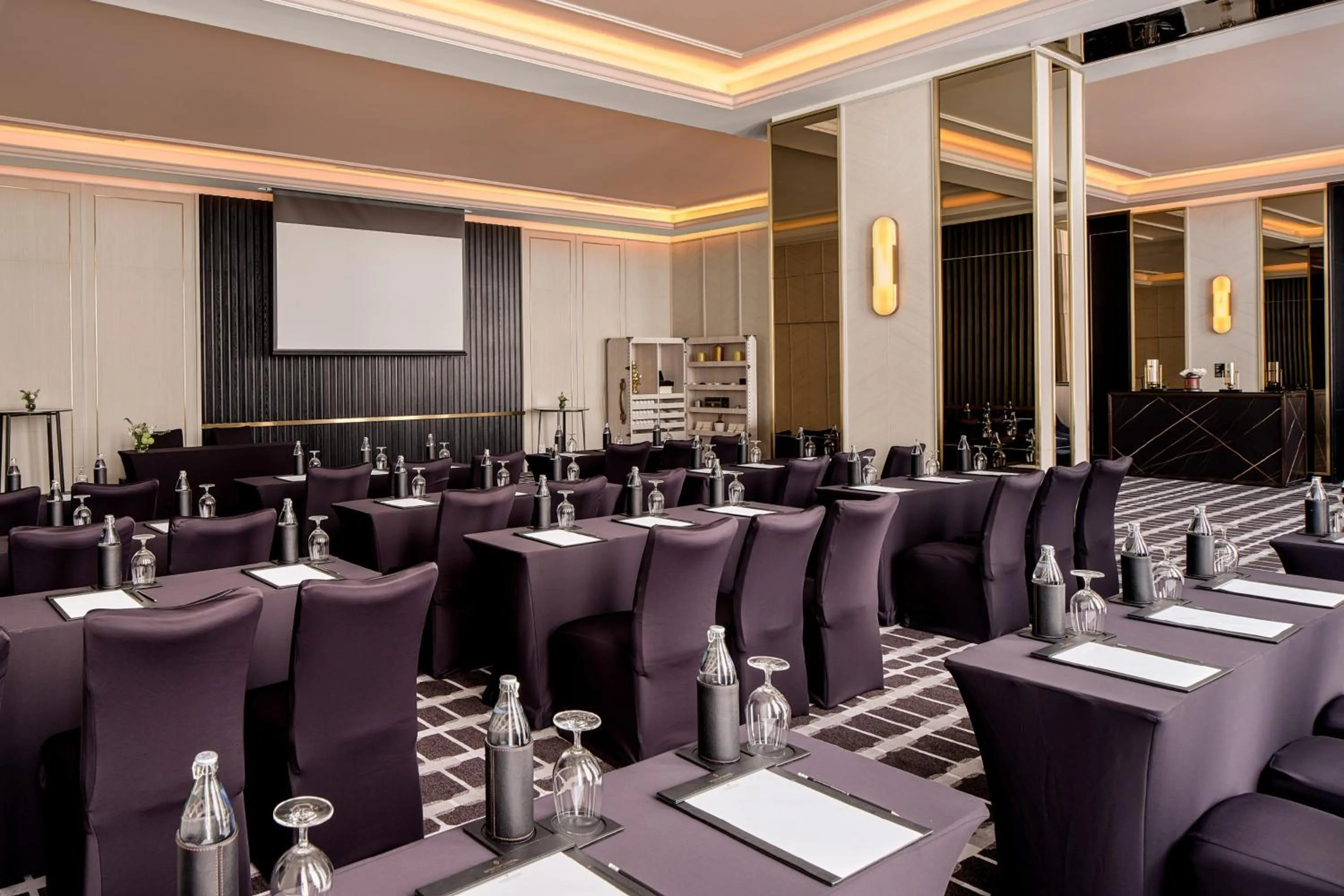 Meeting/conference room in InterContinental Bangkok Sukhumvit by IHG
