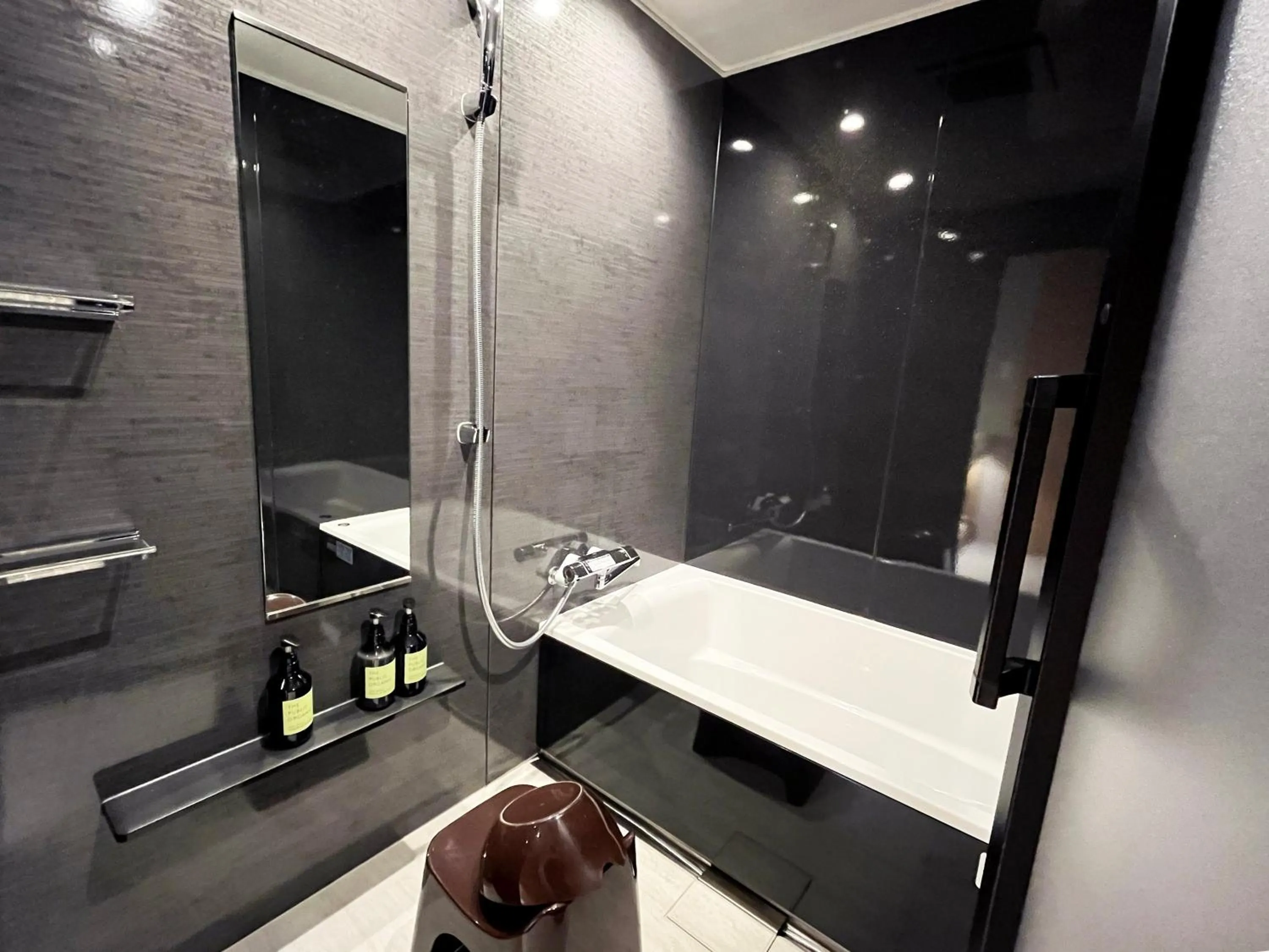 Shower in Miru Kyoto Gion