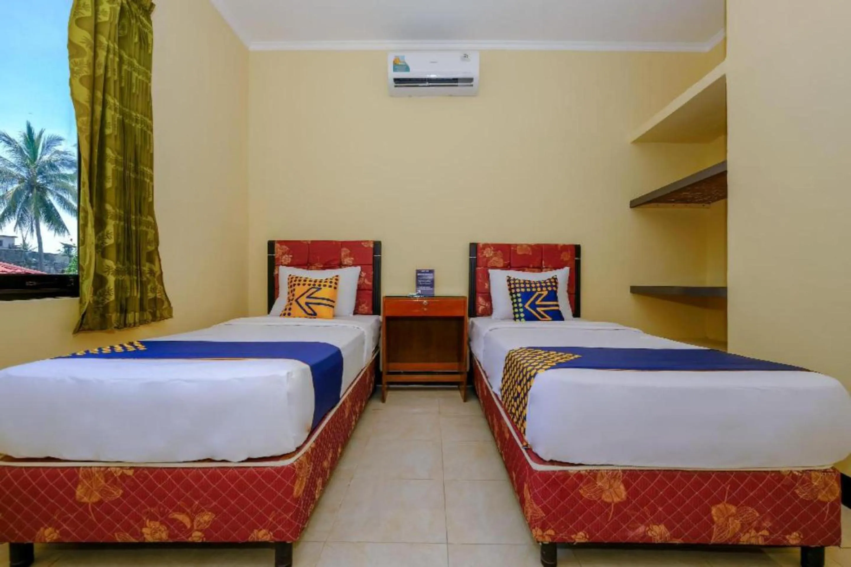 Bed in The Ellen Hotel by ecommerceloka