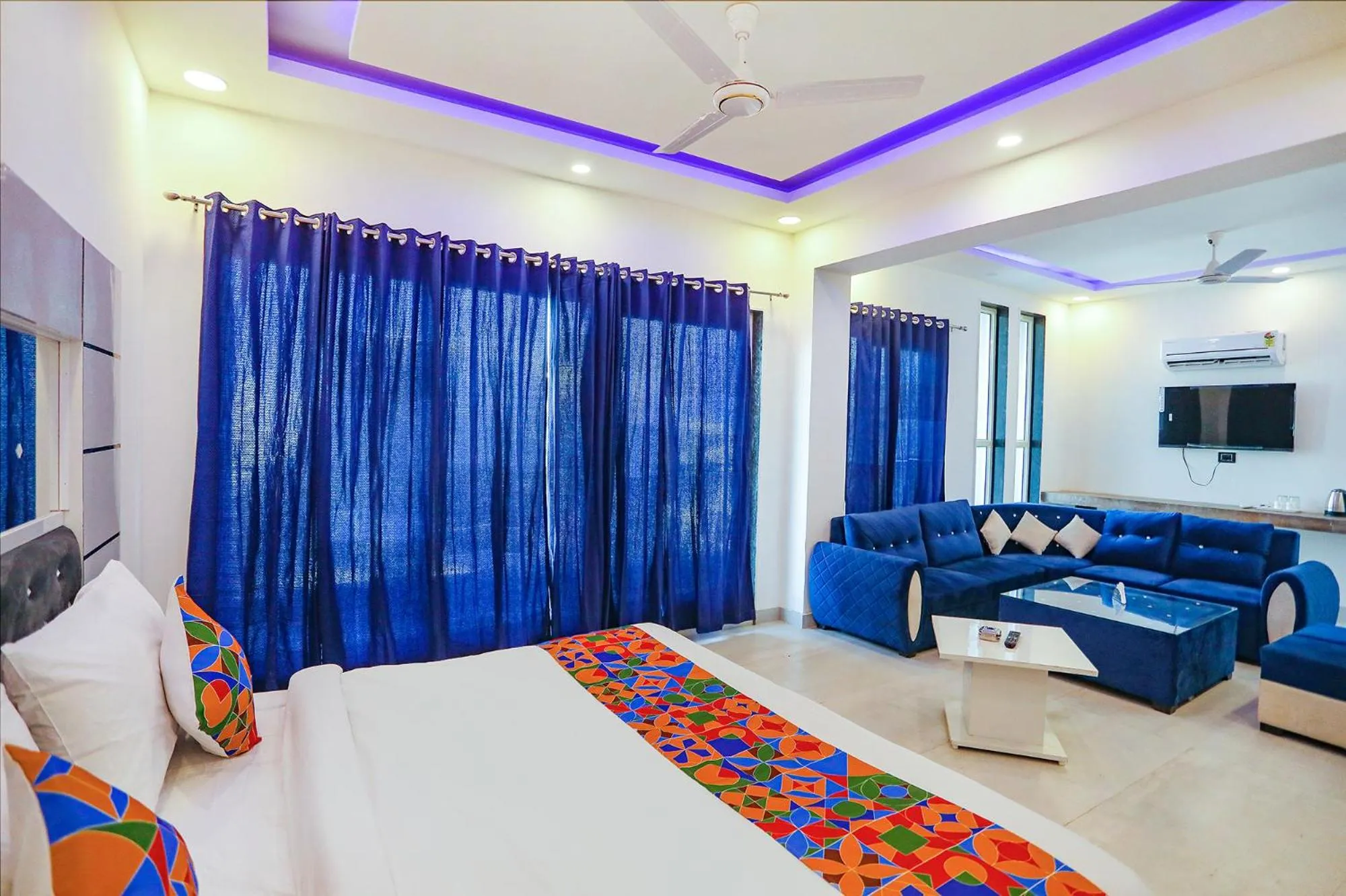 Bed in FabExpress F9 Noida Sector 27