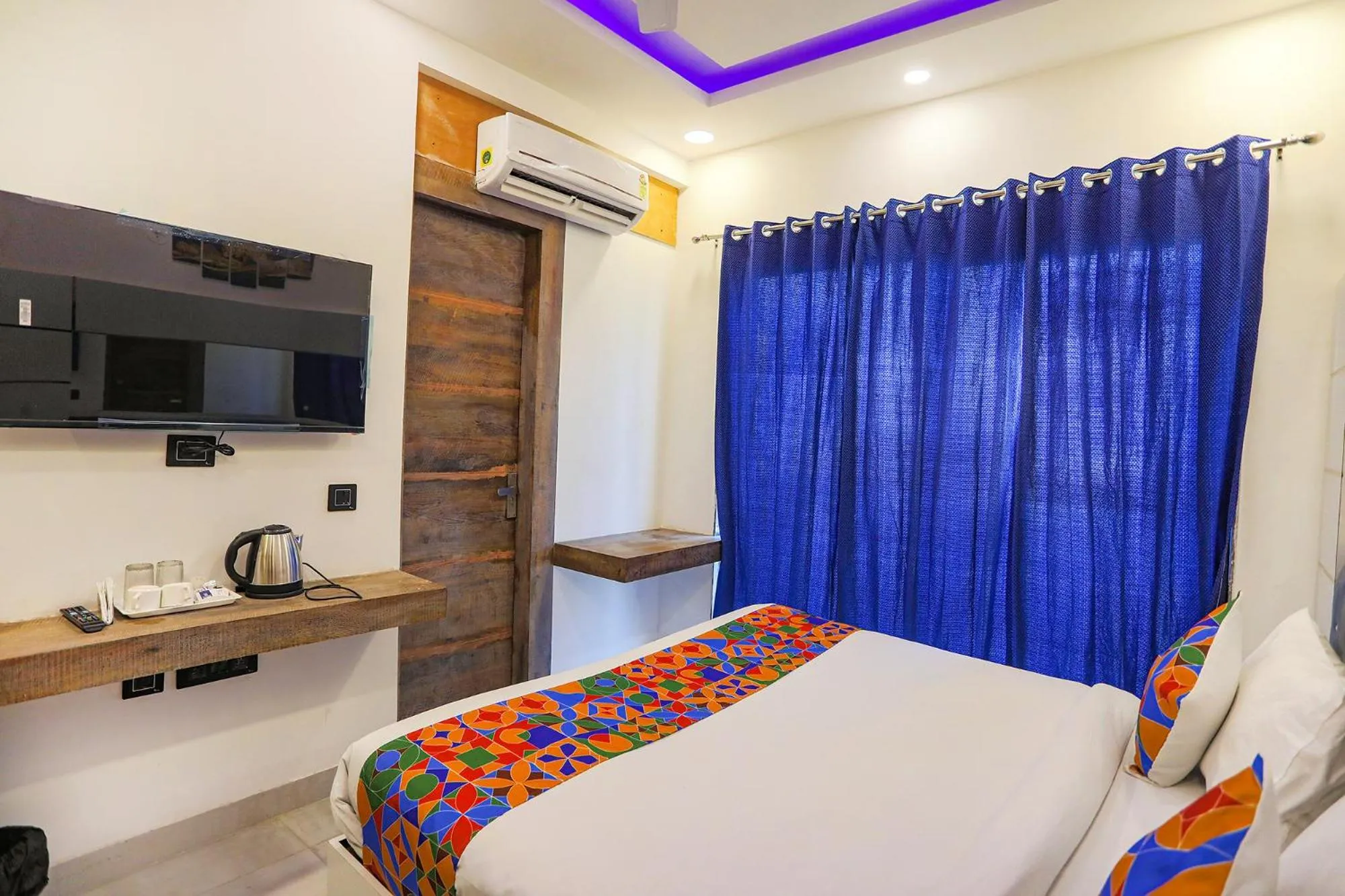 Bed in FabExpress F9 Noida Sector 27