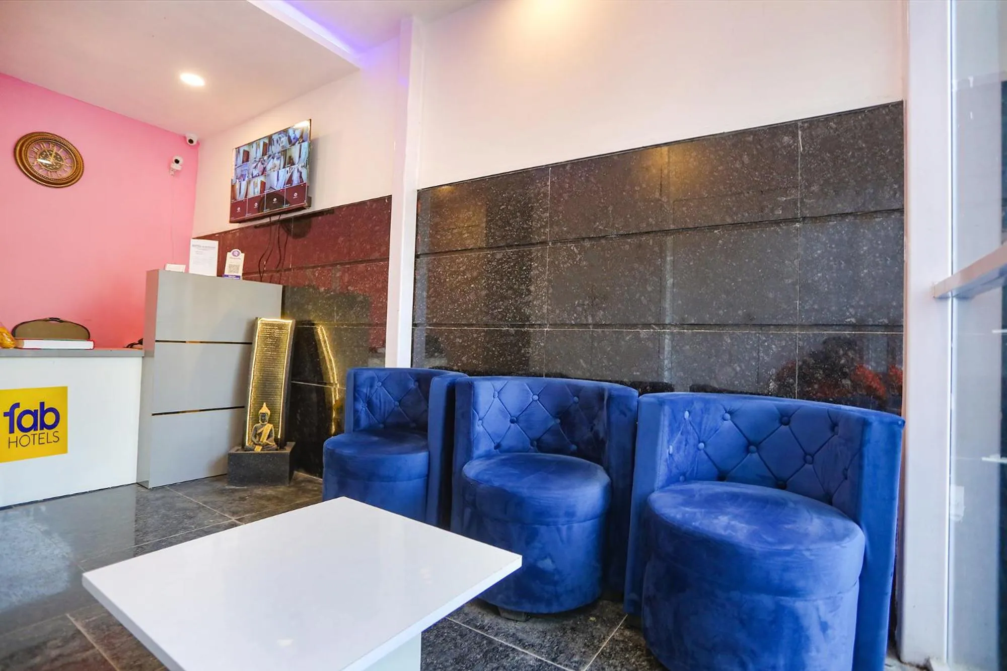 Lobby or reception in FabExpress F9 Noida Sector 27