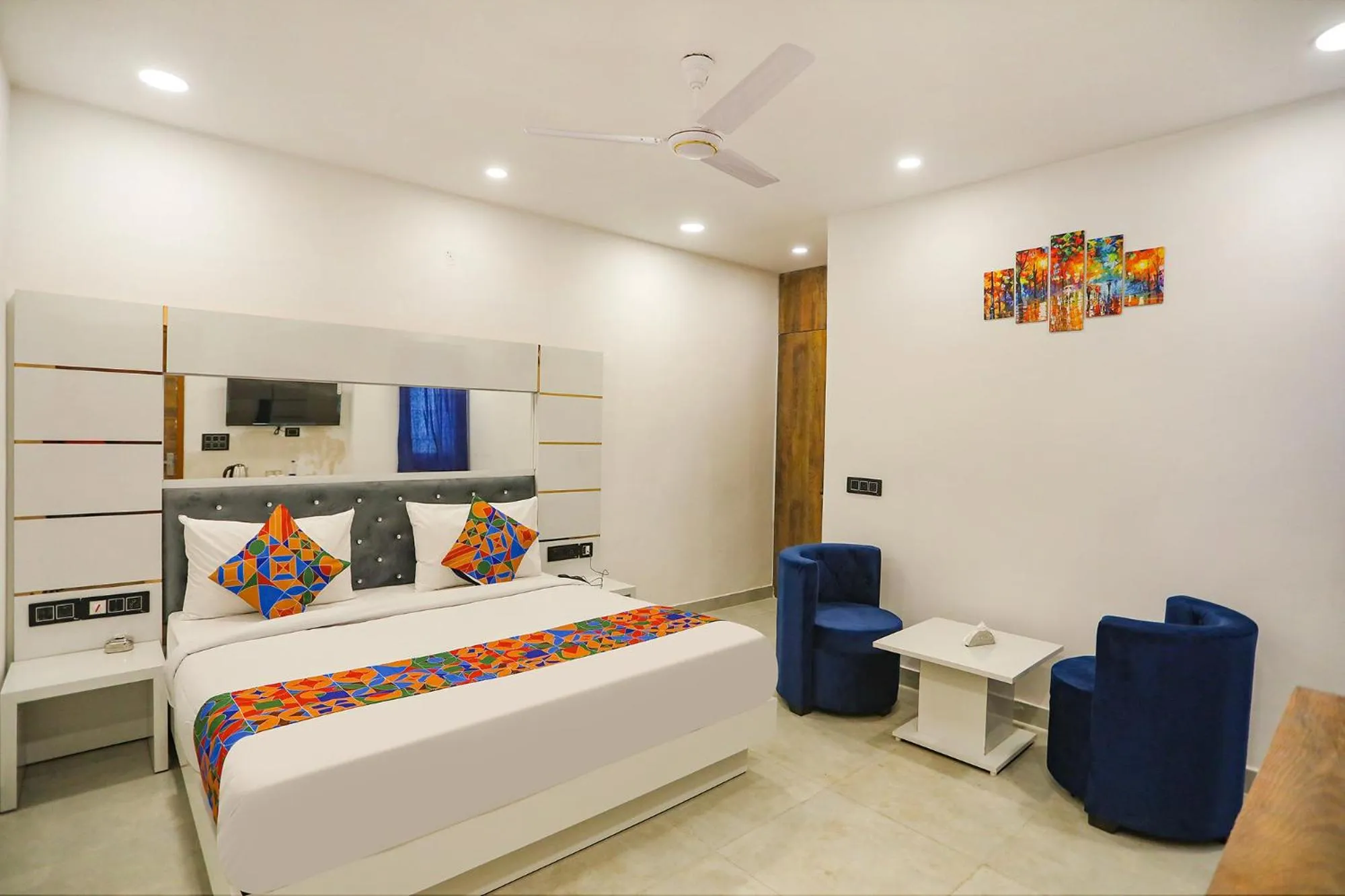 Bed in FabExpress F9 Noida Sector 27