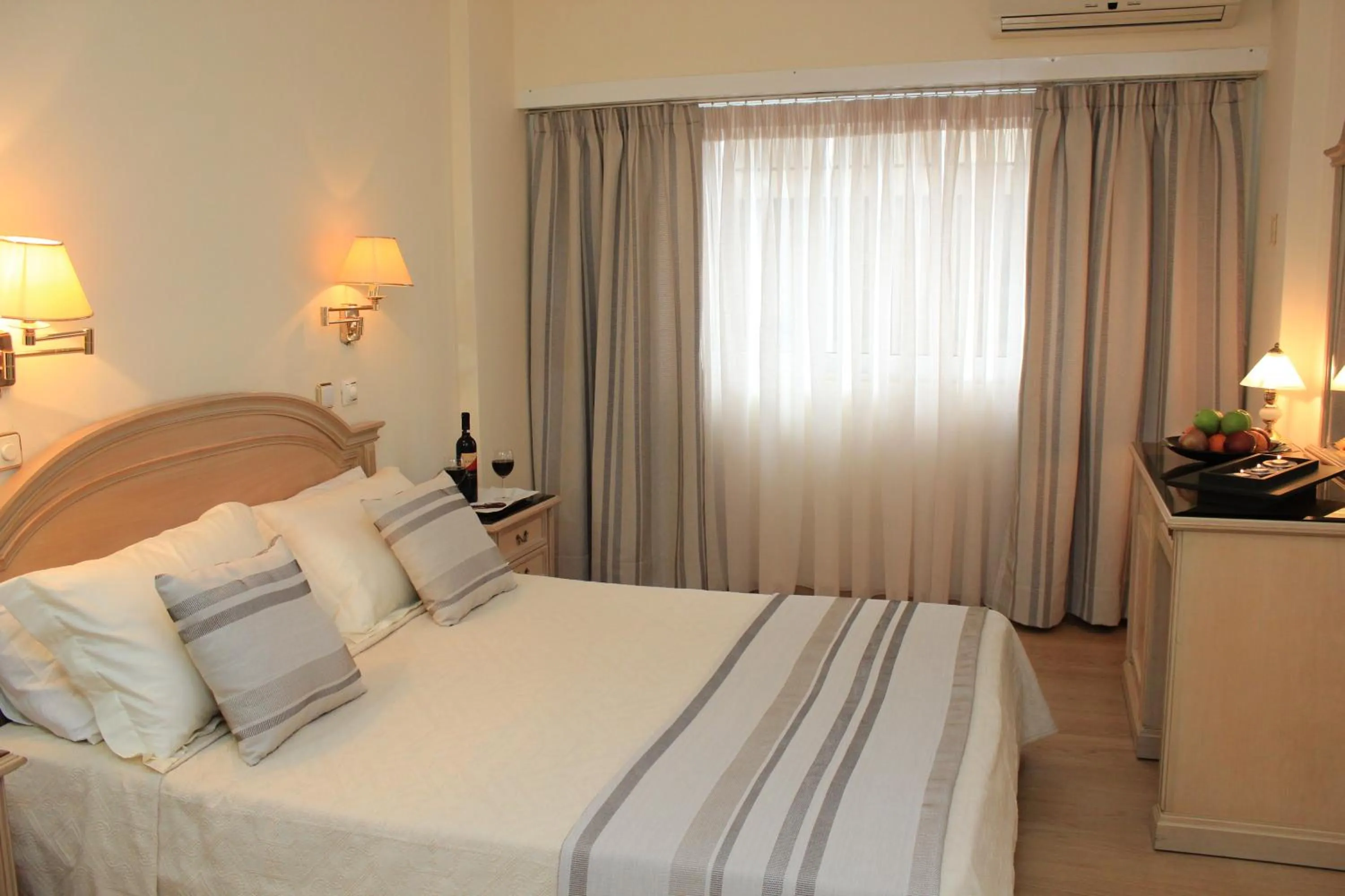 Photo of the whole room in Hellinis Hotel