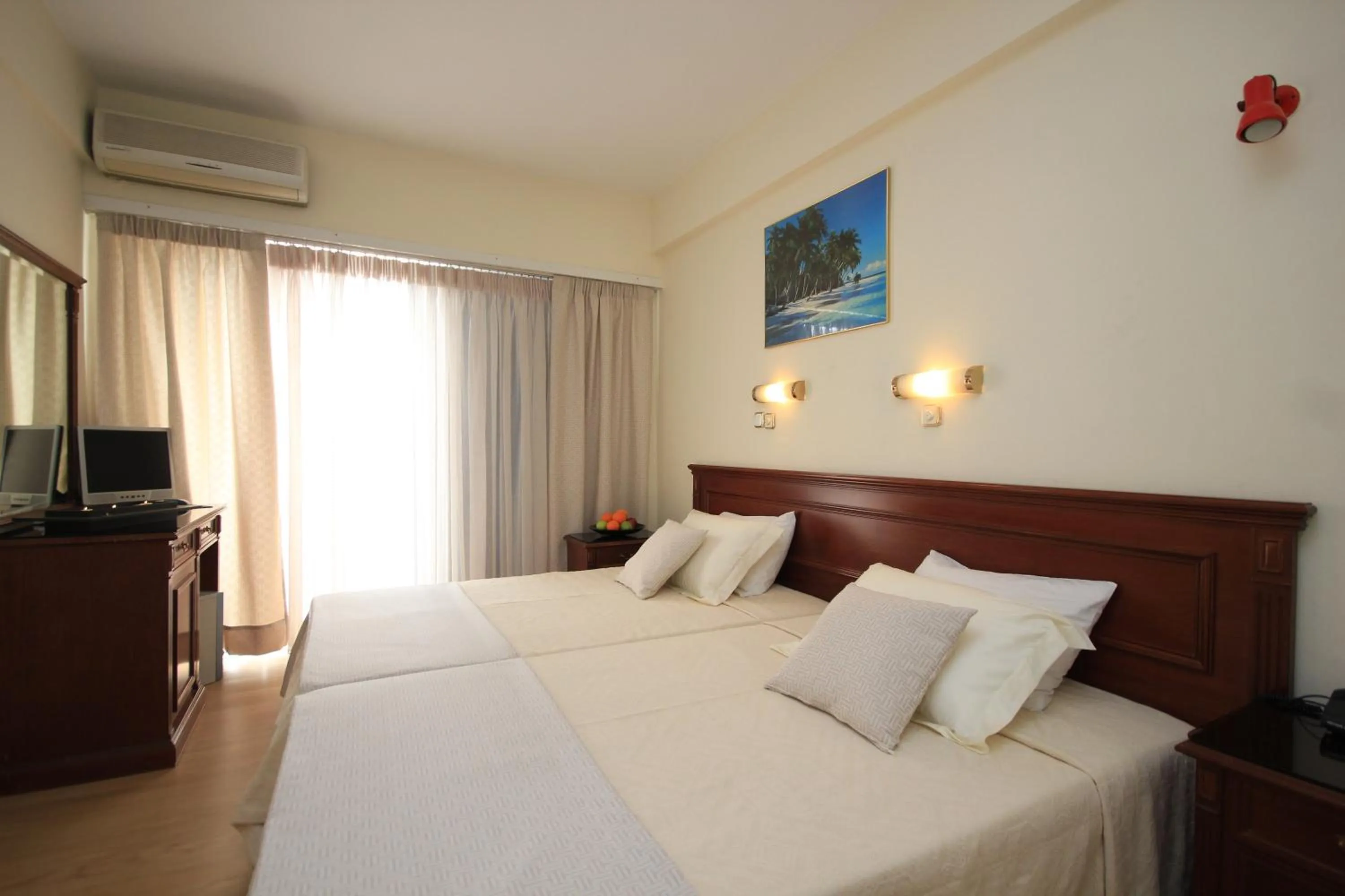 Bed in Hellinis Hotel