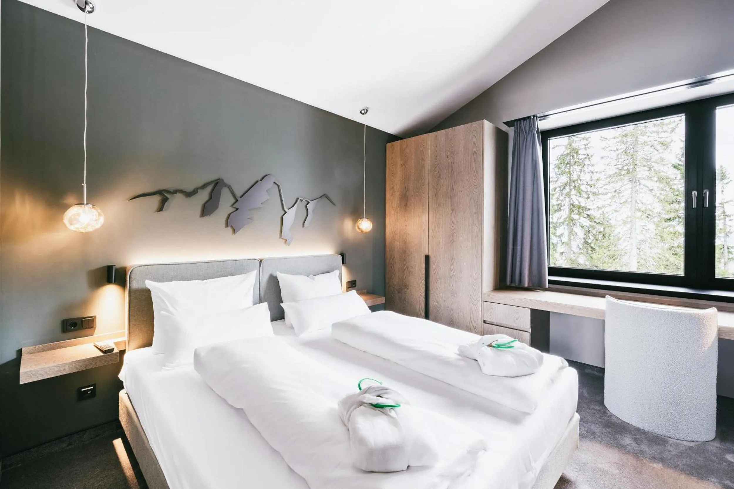 Photo of the whole room, Bed in TRIFORÊT alpin resort