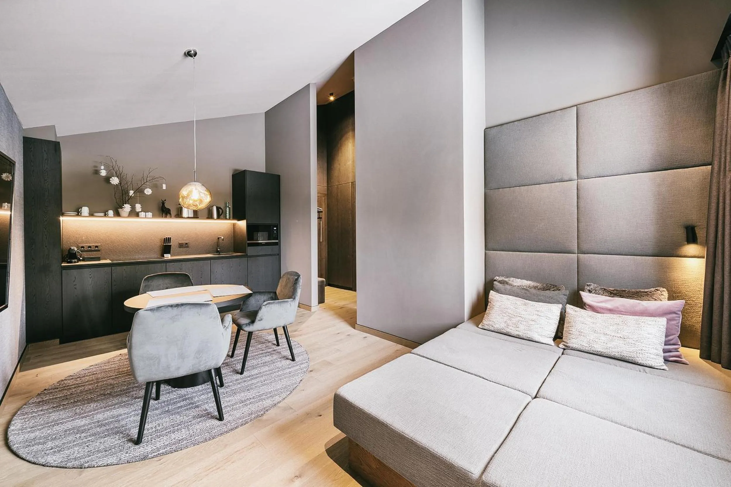 Photo of the whole room, Bed in TRIFORÊT alpin resort