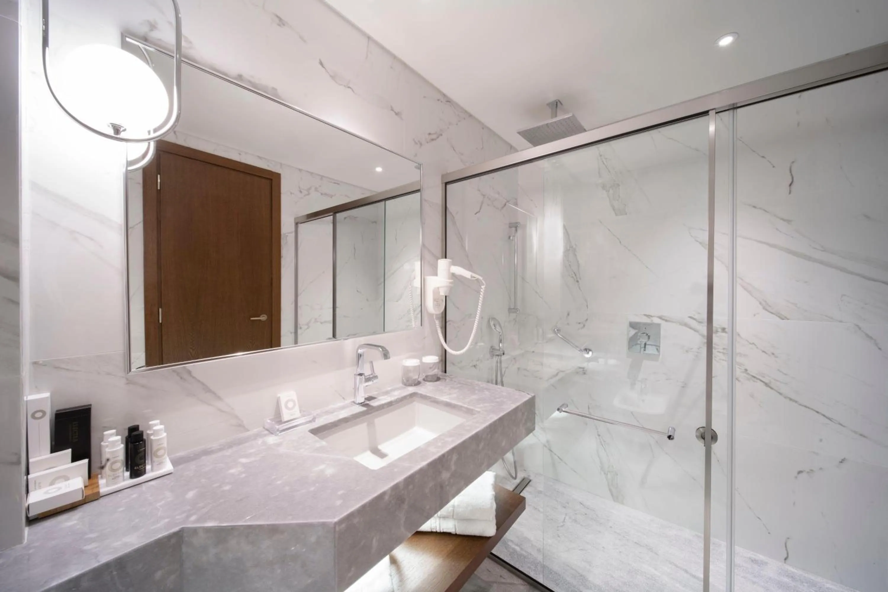 Bathroom in Electra Palace Athens