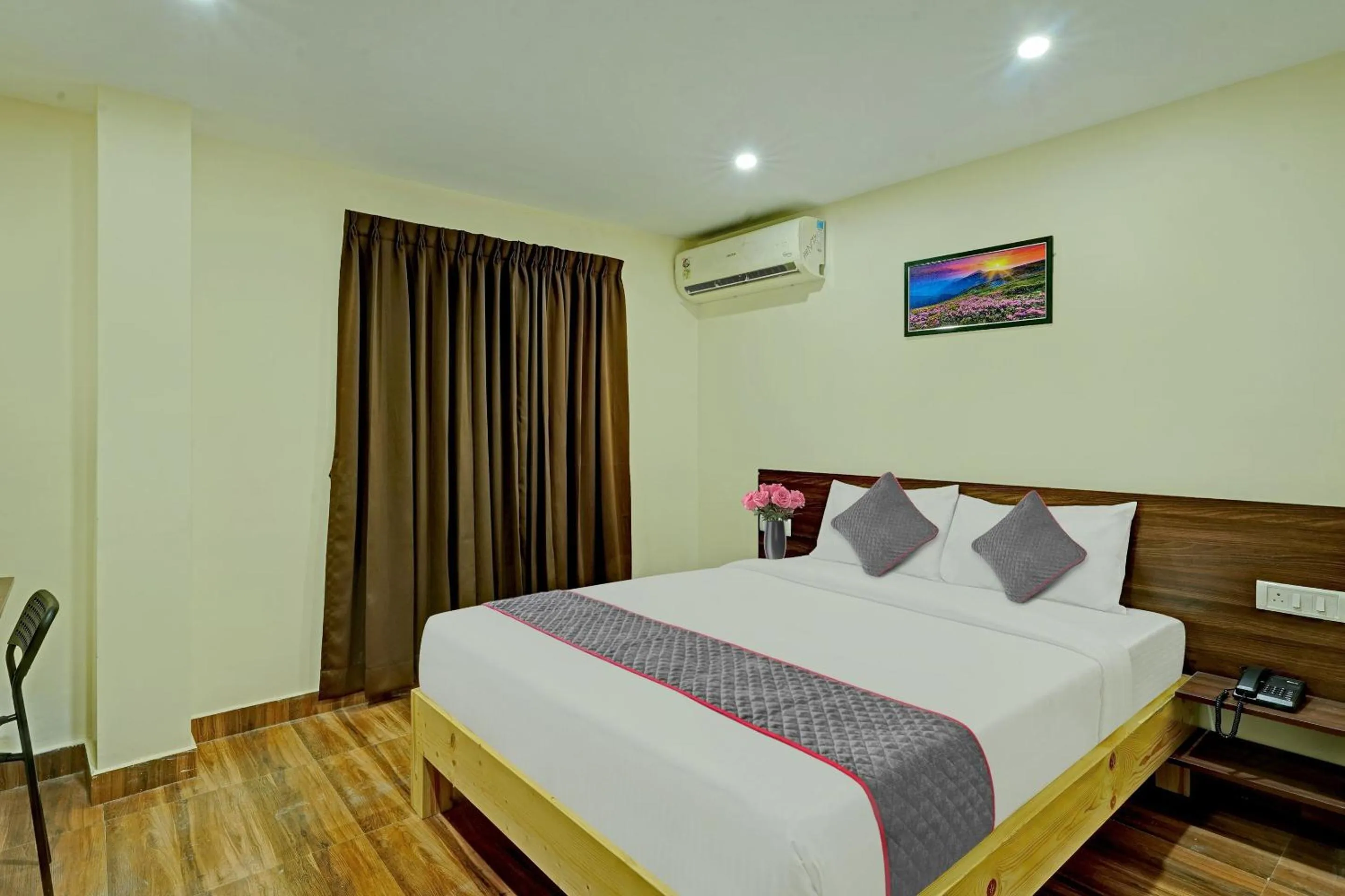 Bedroom in HOTEL O SHREYAS SHACK