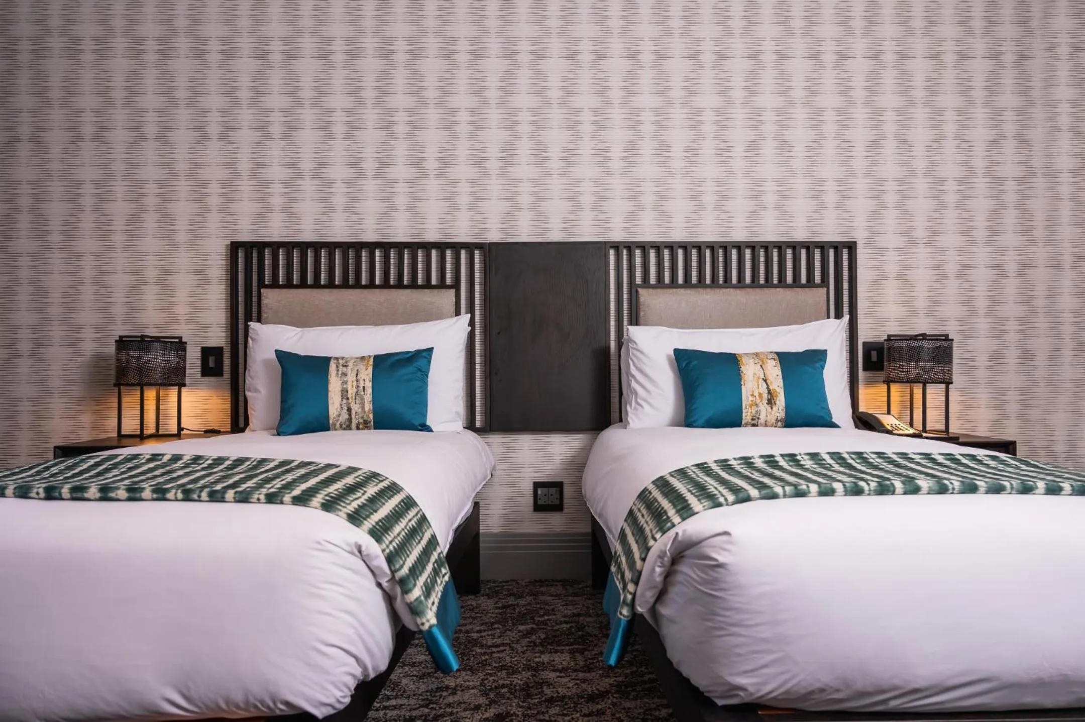 Bedroom, Bed in Golden Horse Hotel