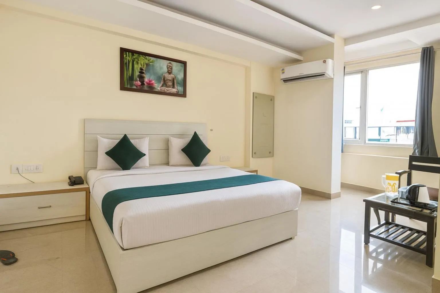 Bed in Hotel Good Luck by JMD Group