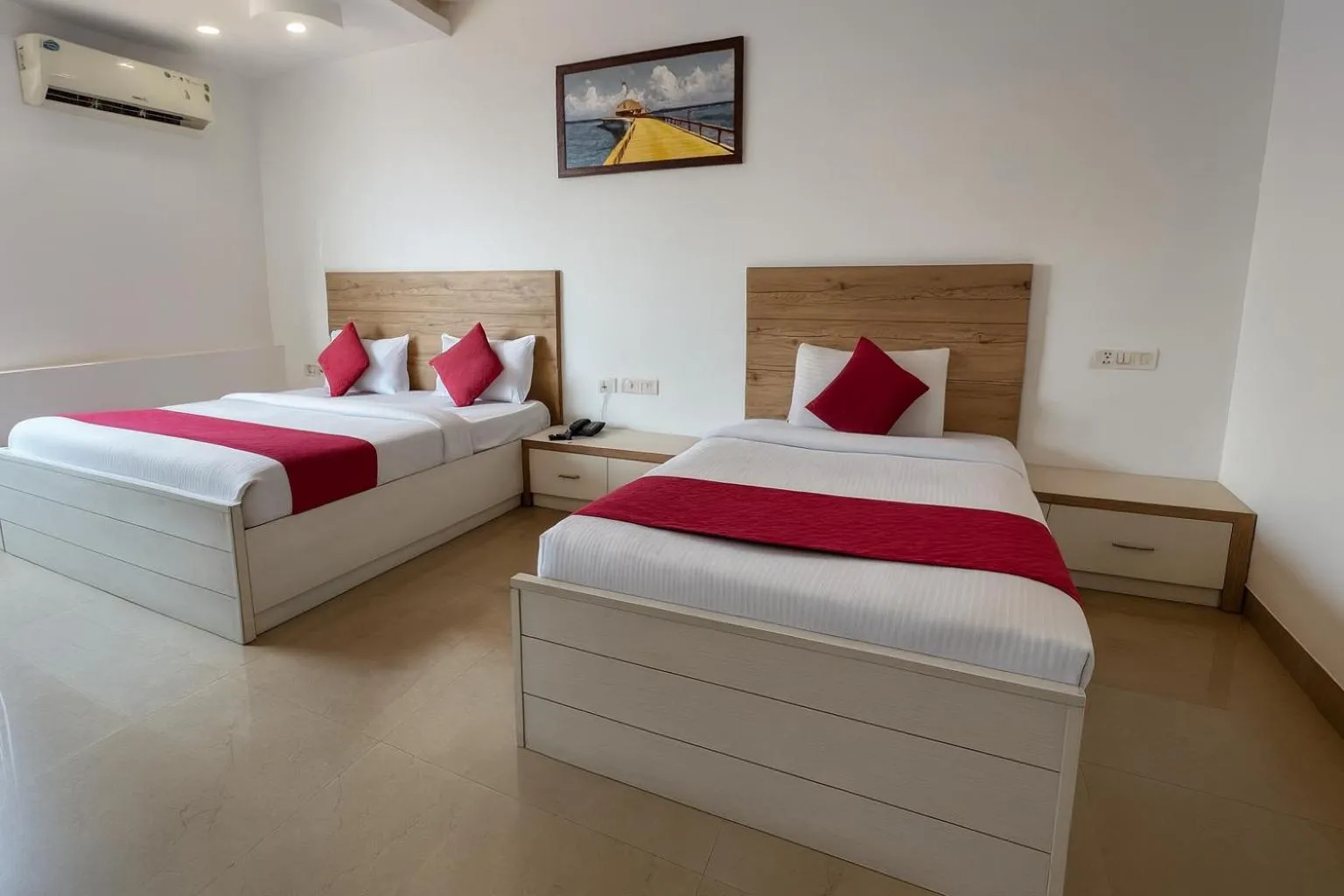 Bed in Hotel Good Luck by JMD Group