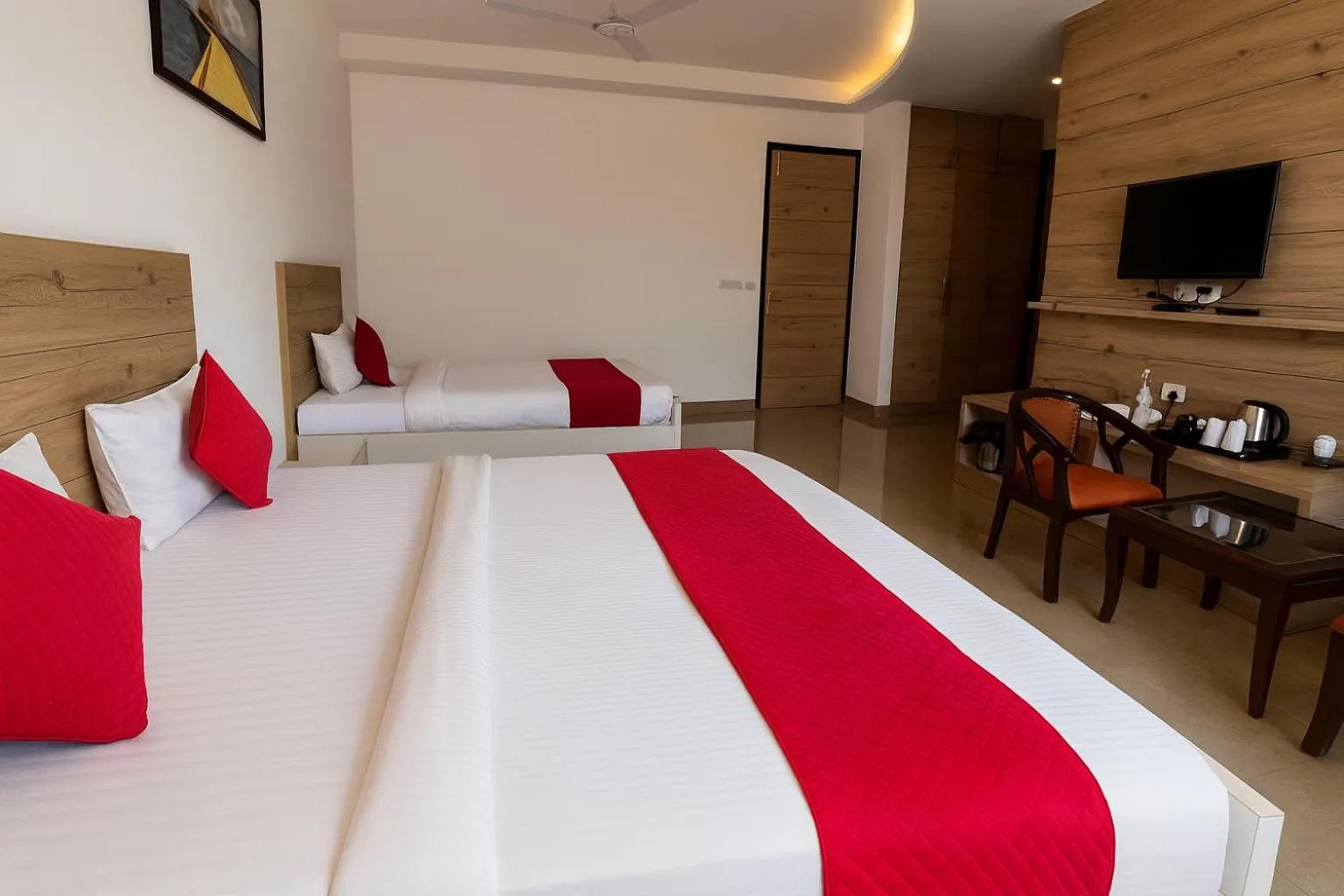 Bed in Hotel Good Luck by JMD Group