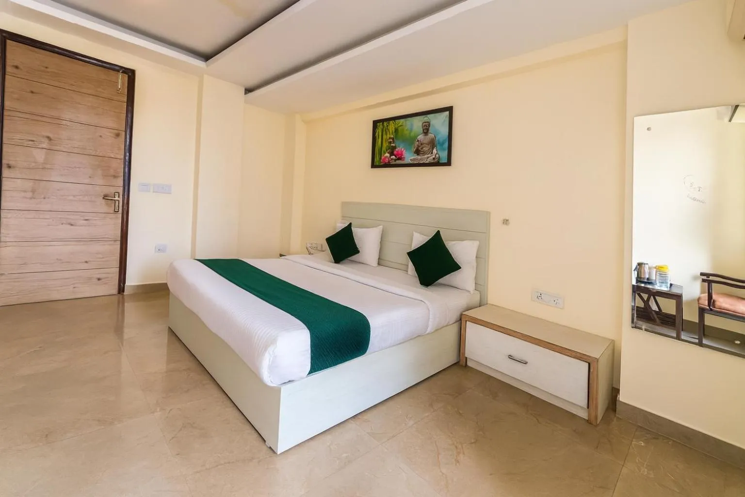 Bed in Hotel Good Luck by JMD Group